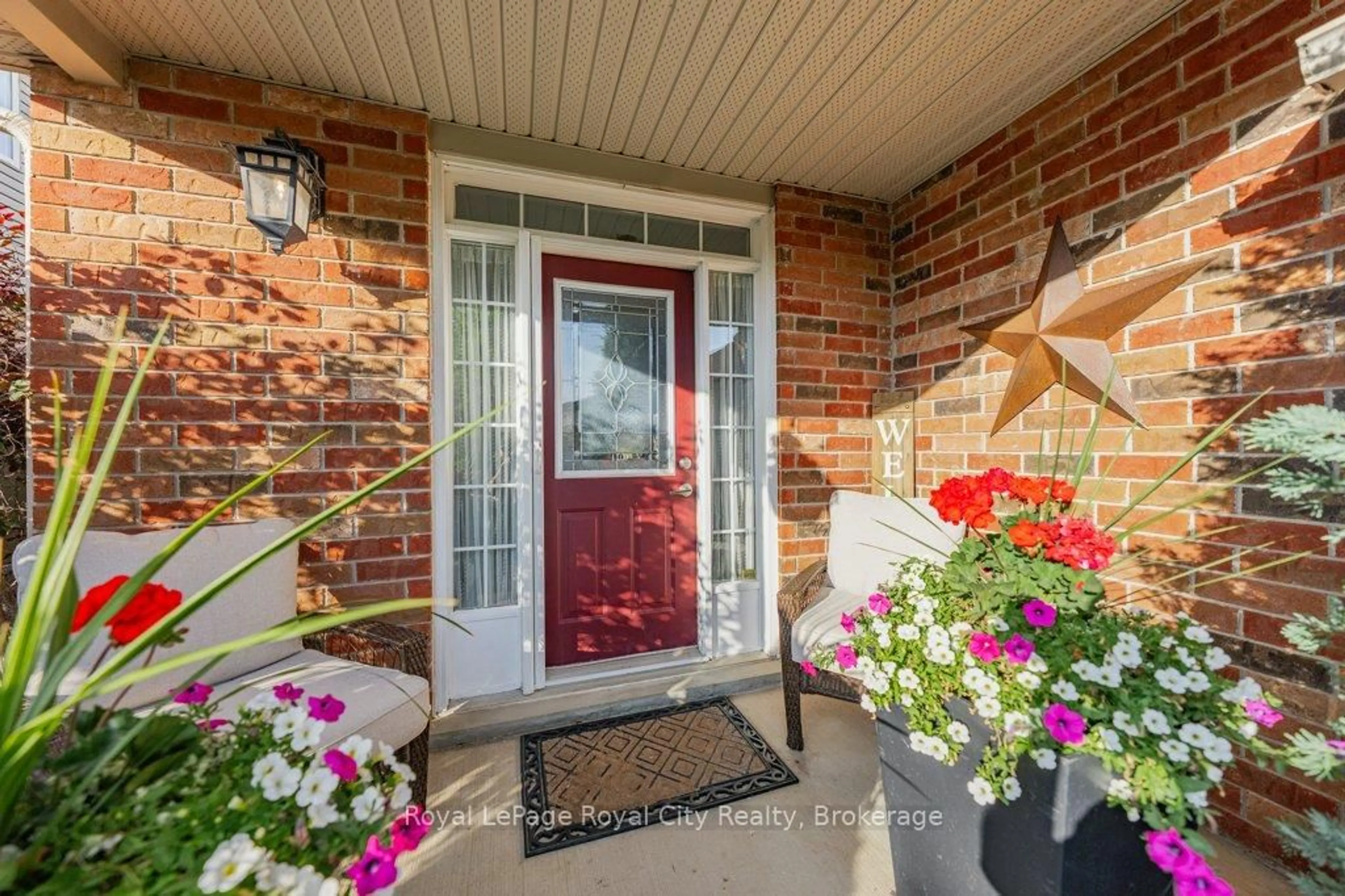 Indoor entryway for 43 Brenneman Dr, Wilmot Ontario N3A 4M9