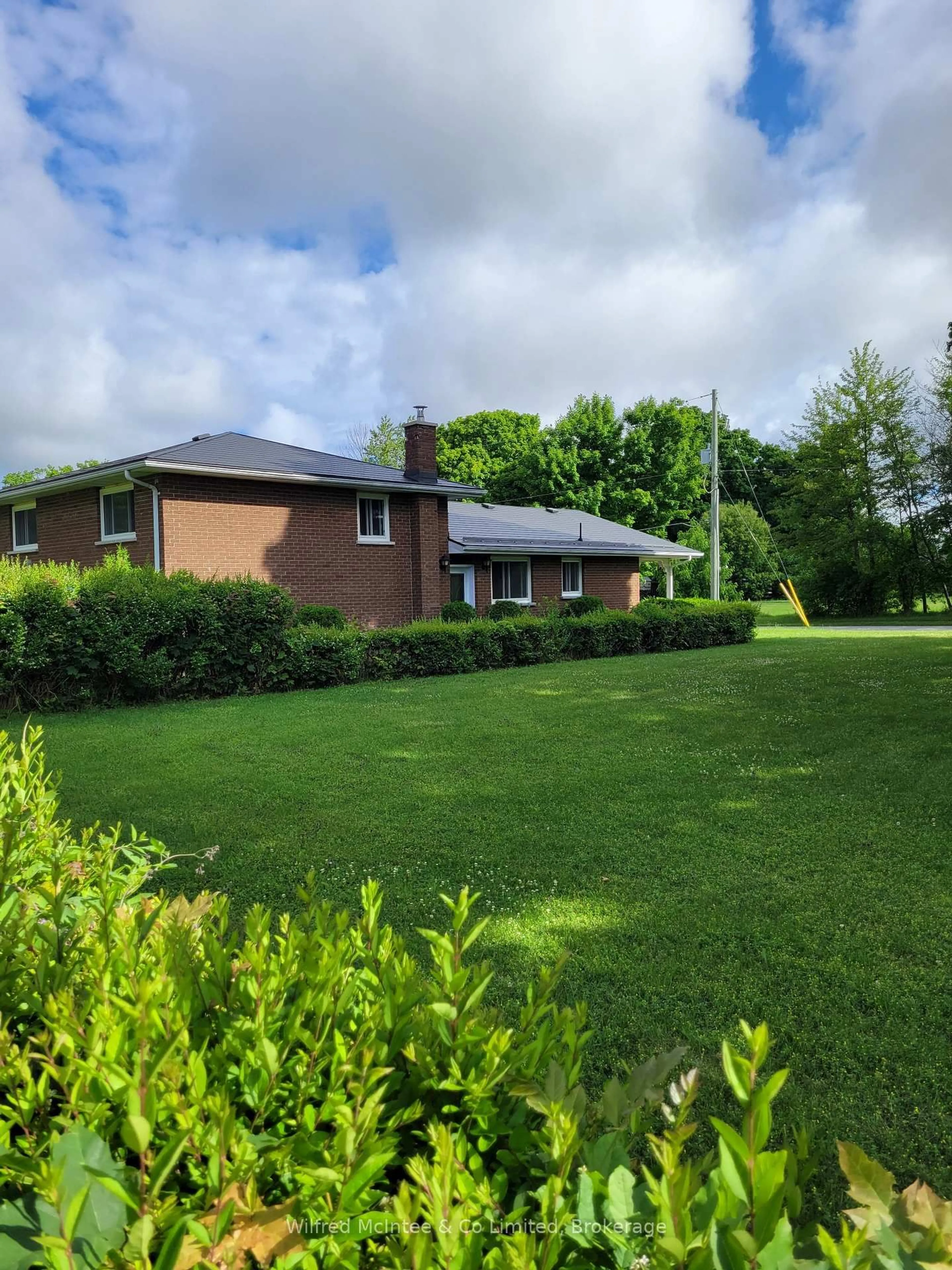 A pic from outside/outdoor area/front of a property/back of a property/a pic from drone, unknown for 24 STANLEY St, Kincardine Ontario N0G 2T0