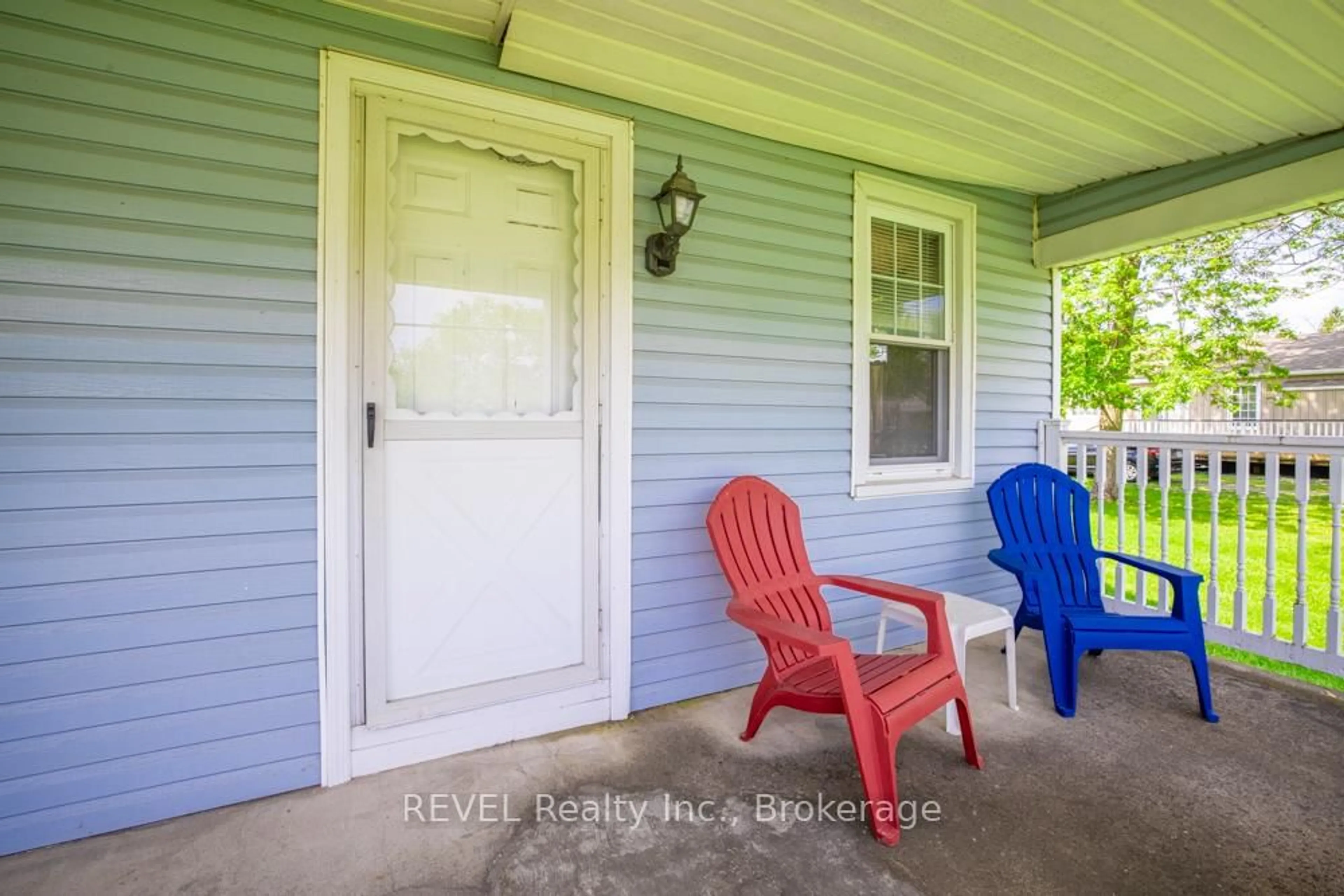 Indoor entryway for 3163 Evadere Ave, Fort Erie Ontario L0S 1N0