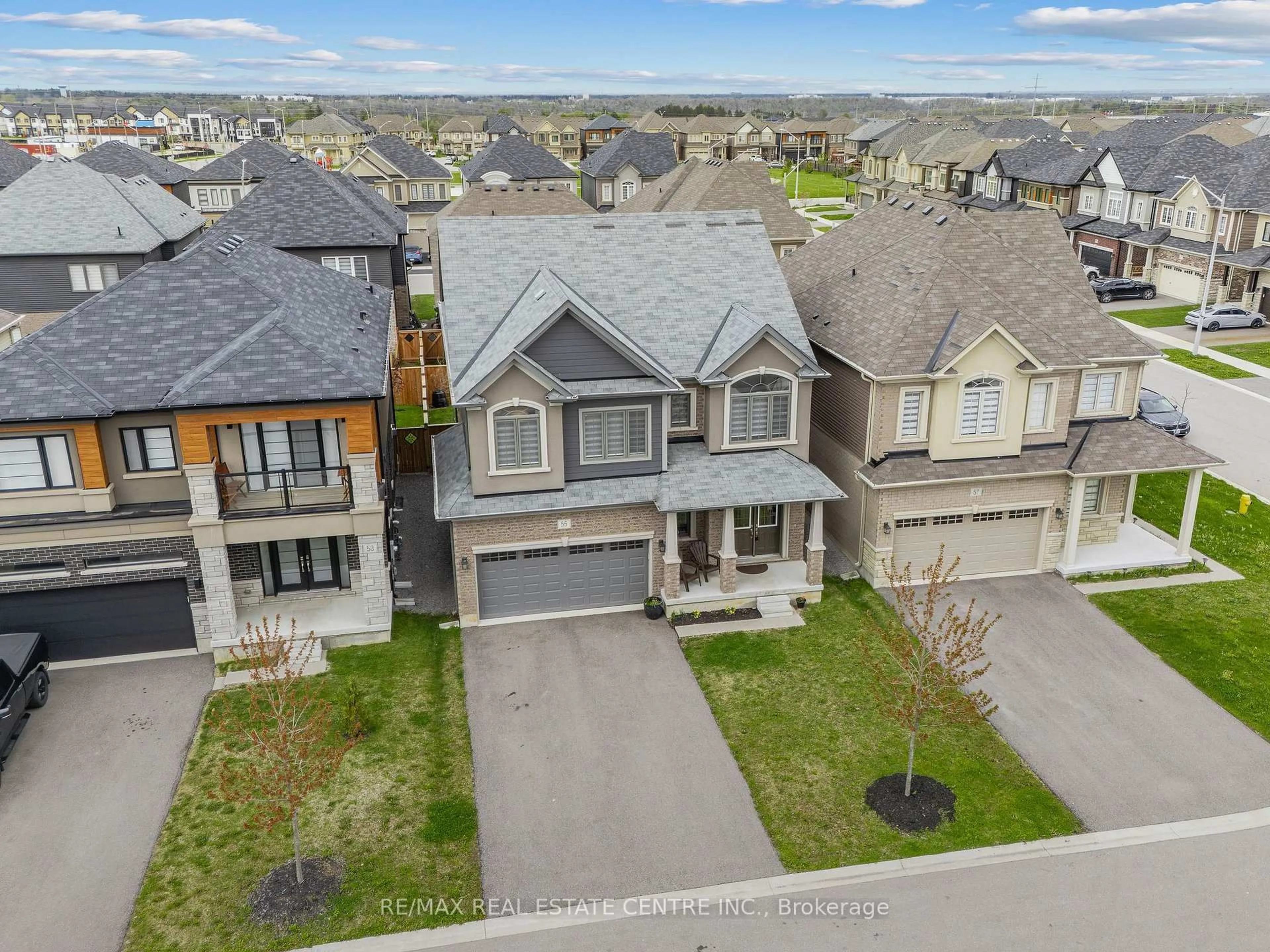 A pic from outside/outdoor area/front of a property/back of a property/a pic from drone, street for 55 Scenic Ridge Gate, Brant Ontario N3L 0K4