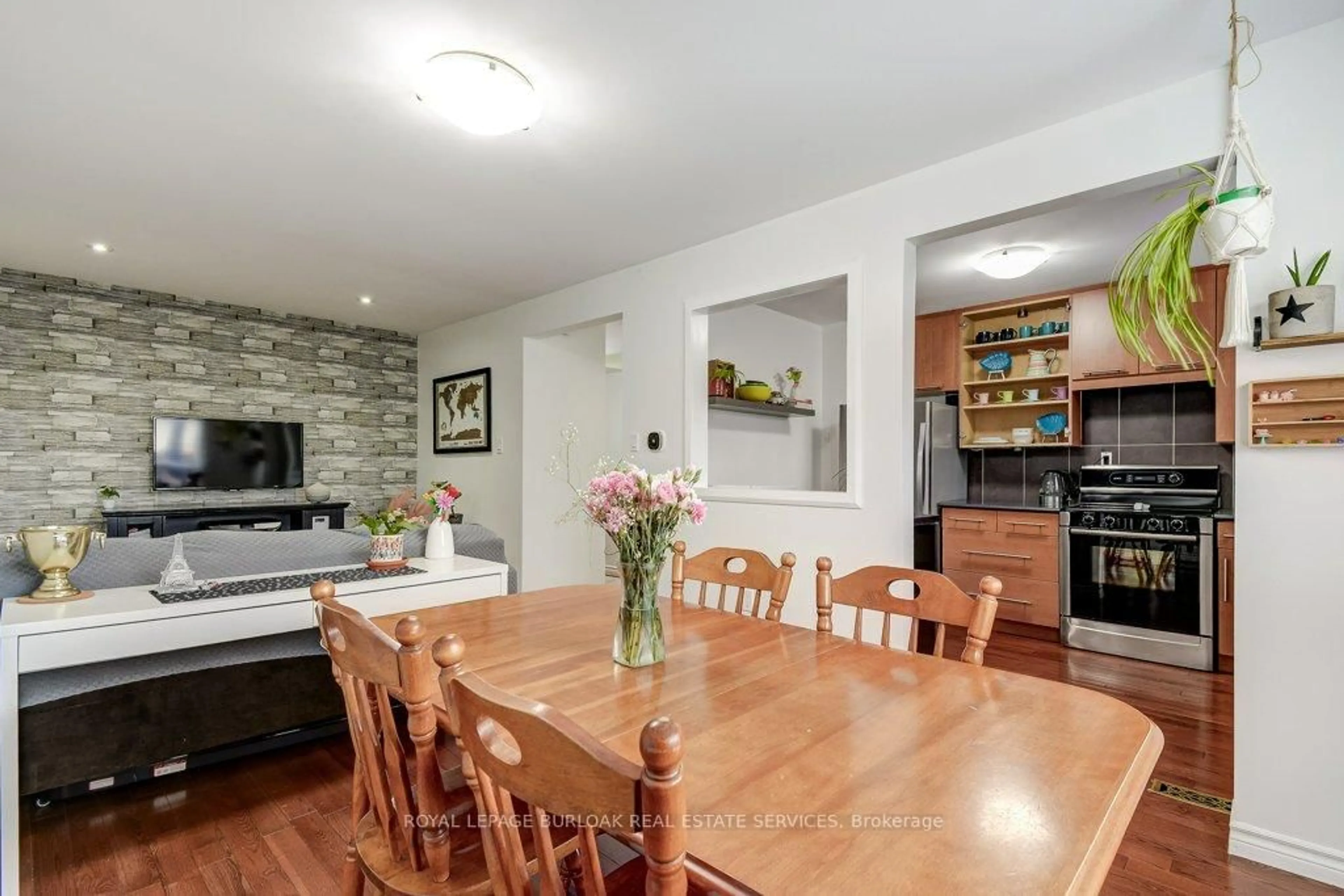 Unknown for 1350 Limeridge Rd #18, Hamilton Ontario L8W 1L6
