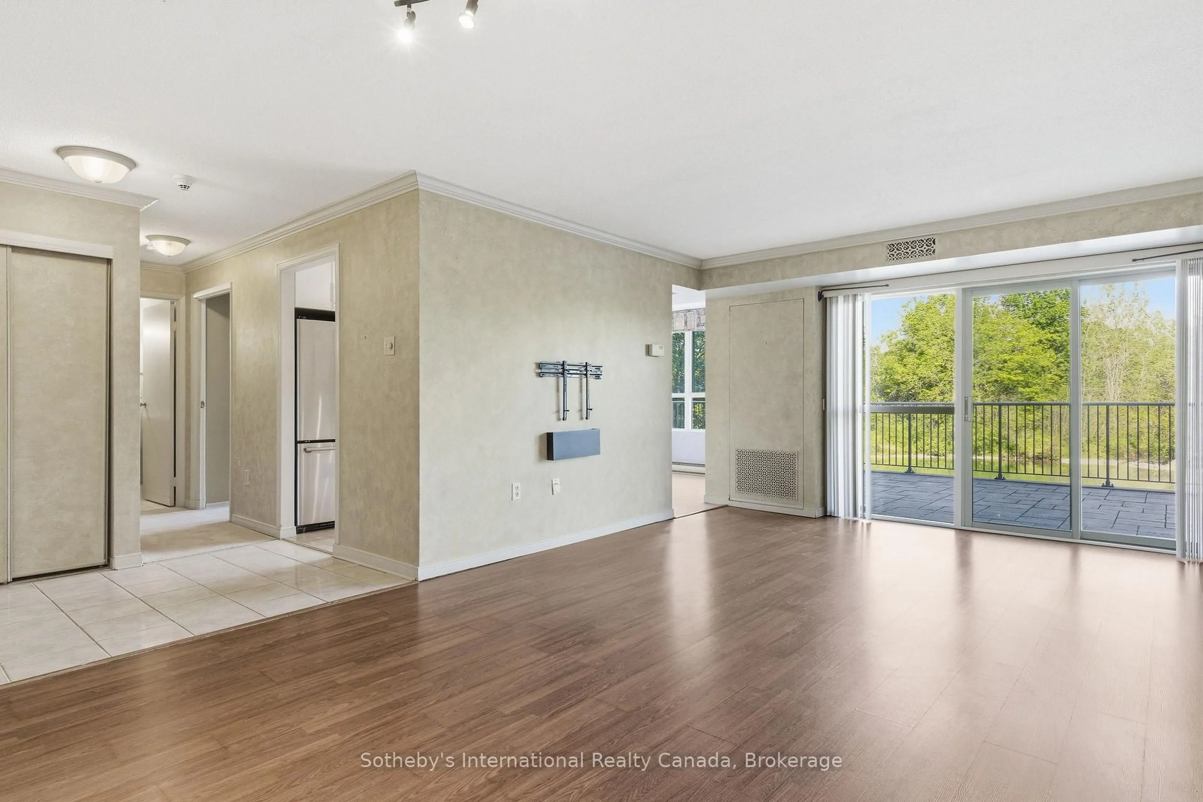 Unknown for 30 Blue Springs Dr #102, Waterloo Ontario N2J 4T2