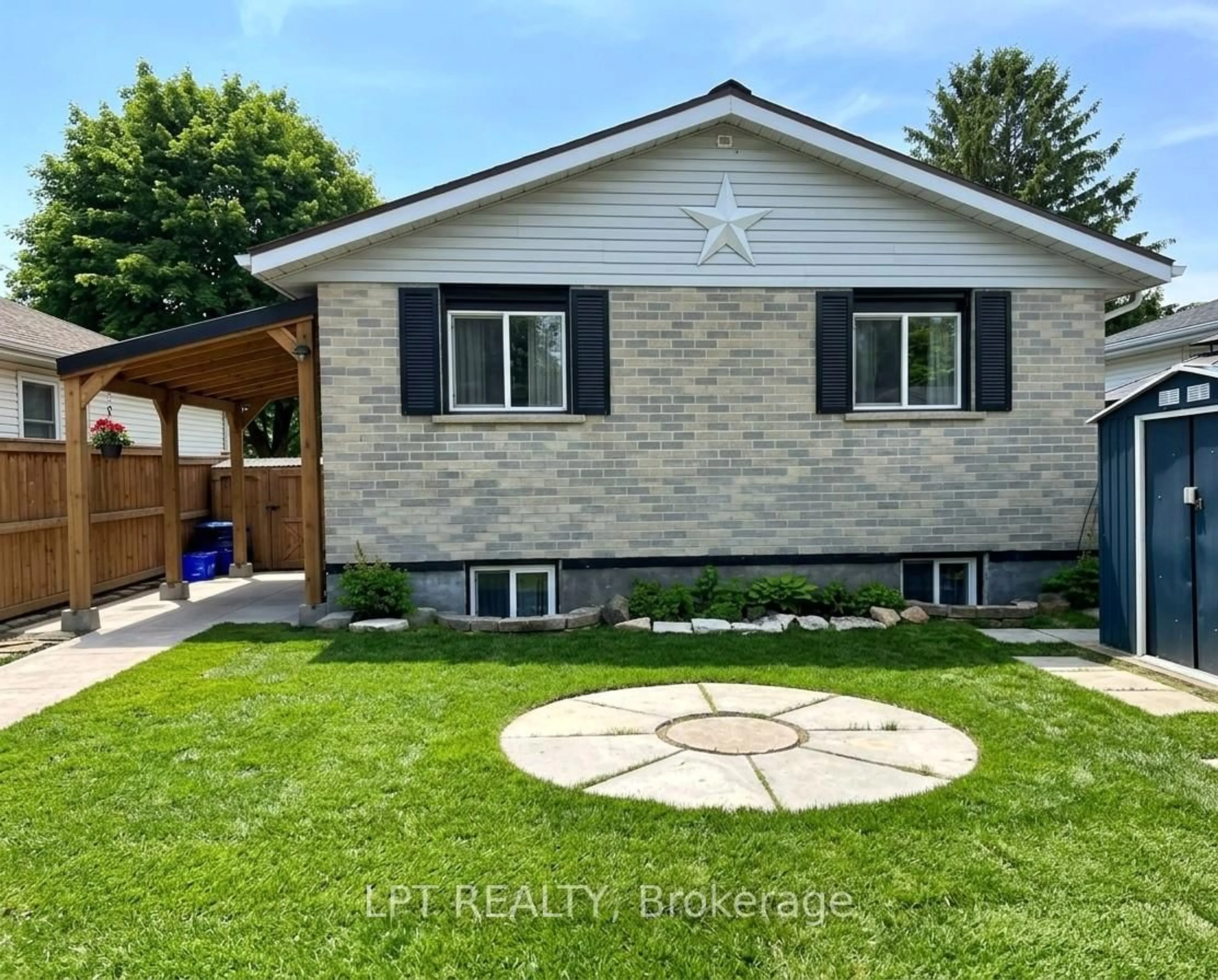 Home with vinyl exterior material, street for 87 Dauphin Ave, Kingston Ontario K7K 6B2