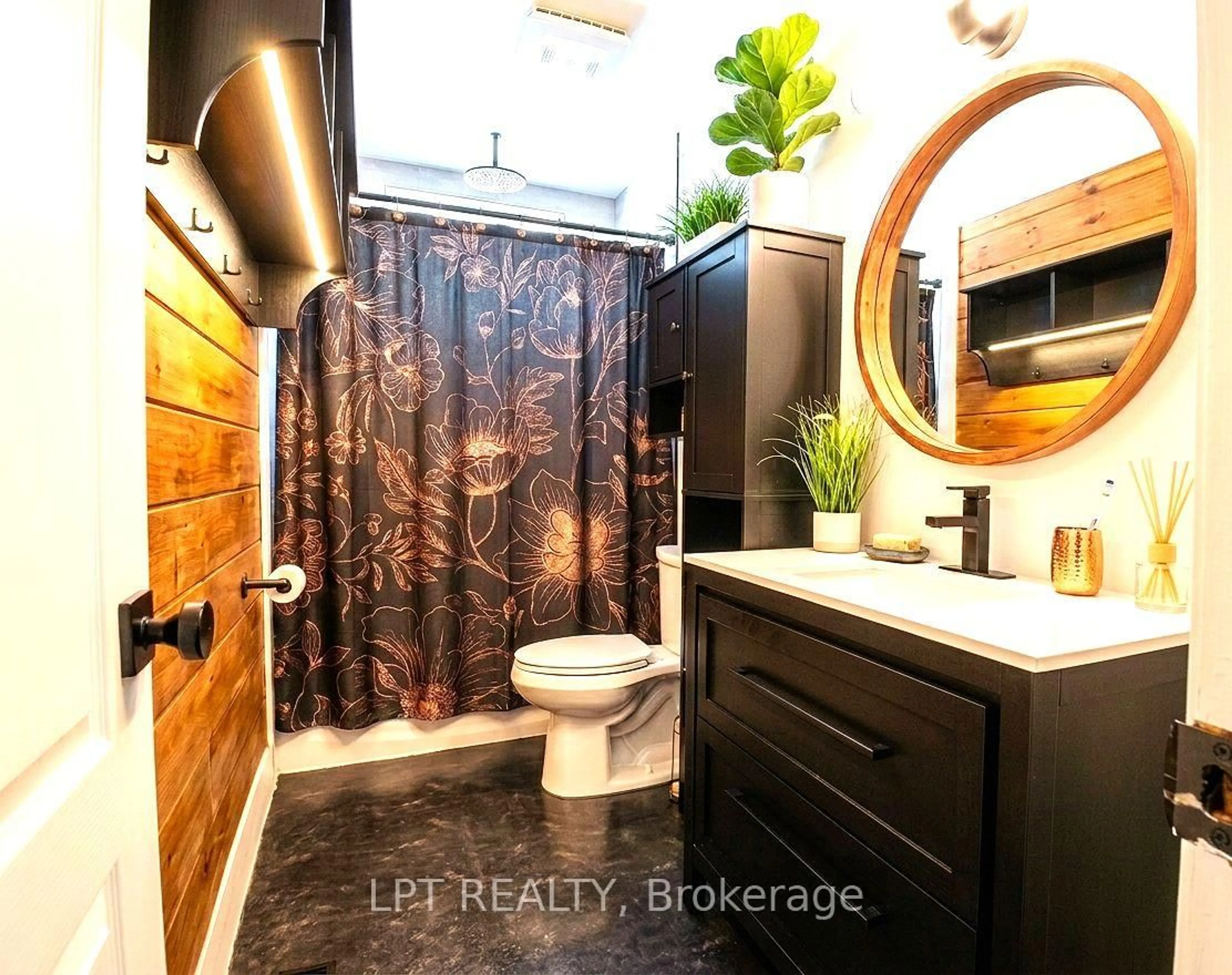 Contemporary bathroom, unknown for 87 Dauphin Ave, Kingston Ontario K7K 6B2
