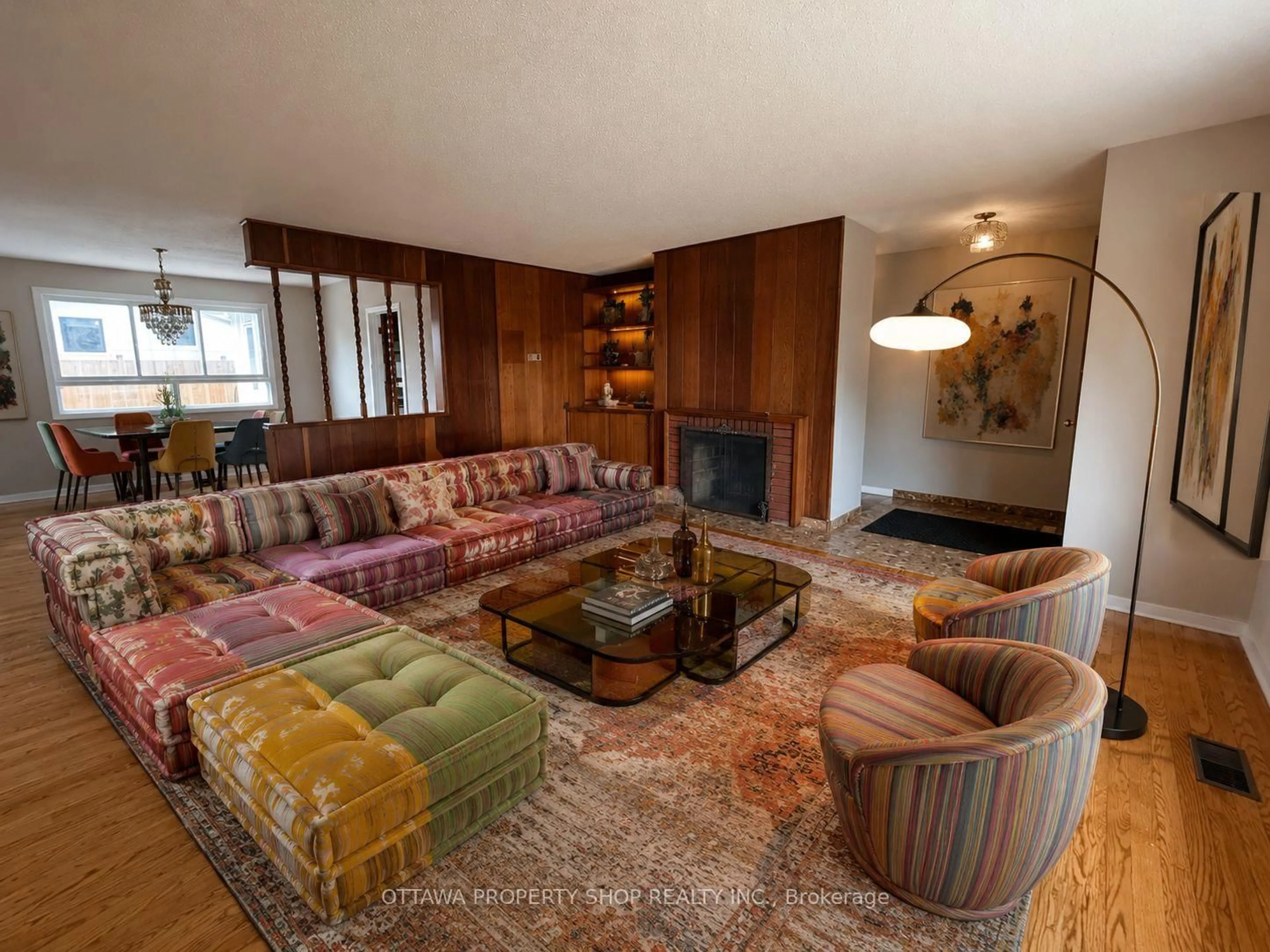 Living room with furniture, unknown for 1981 Bel-Air Dr, Ottawa Ontario K2C 0X1