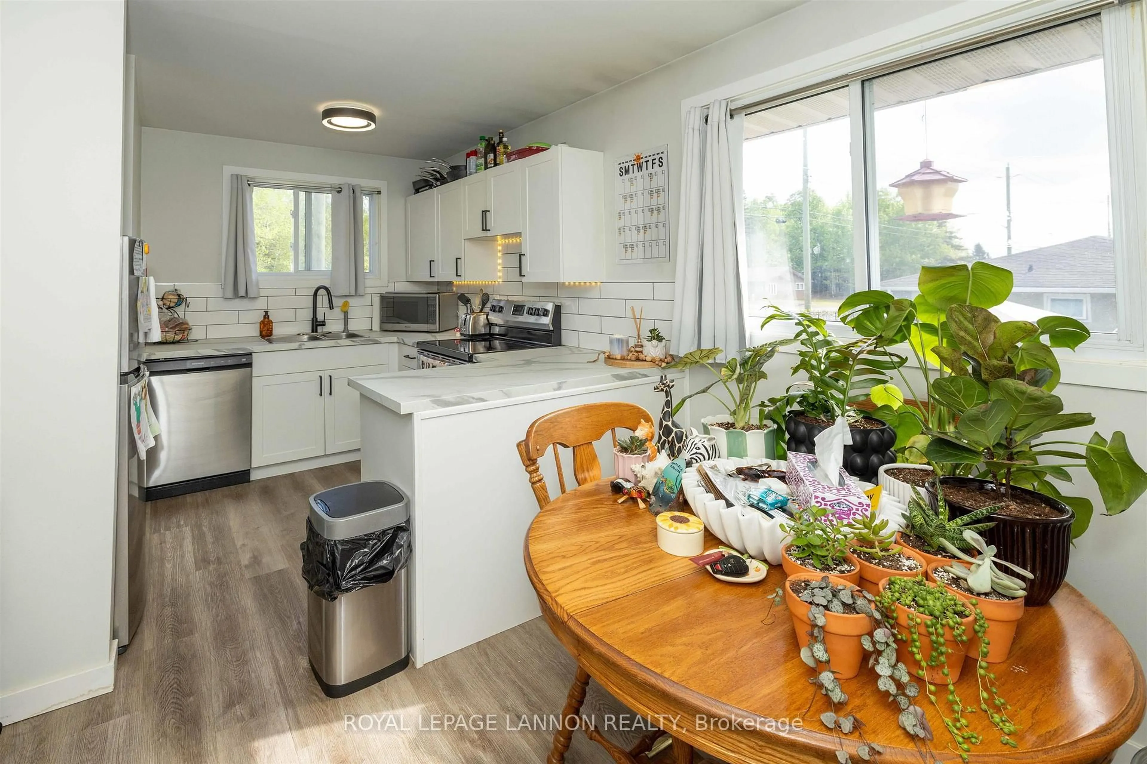 Unknown for 853-855 HUDSON Ave, Thunder Bay Ontario P7A 6J5