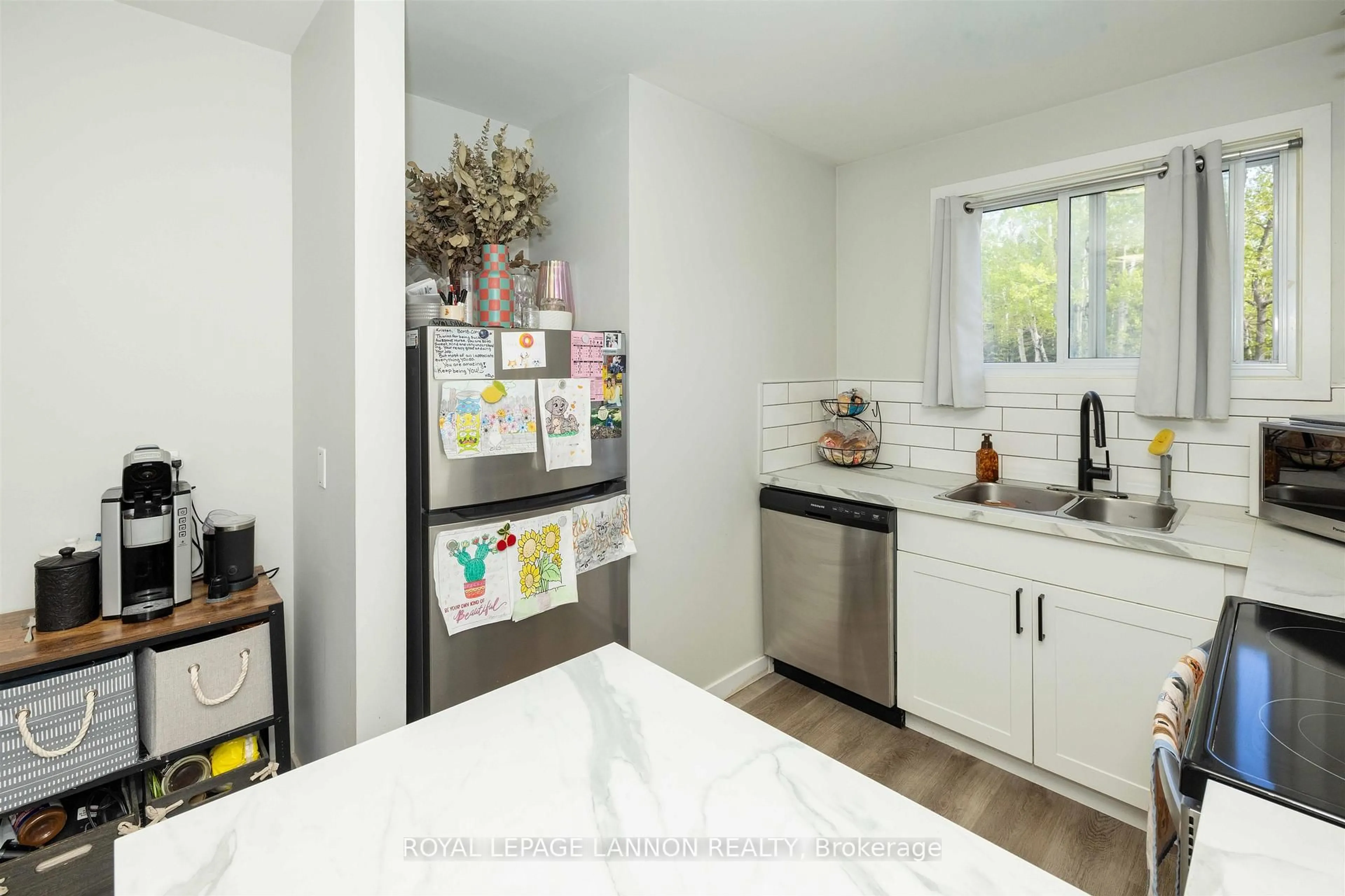 Open concept kitchen, unknown for 853-855 HUDSON Ave, Thunder Bay Ontario P7A 6J5