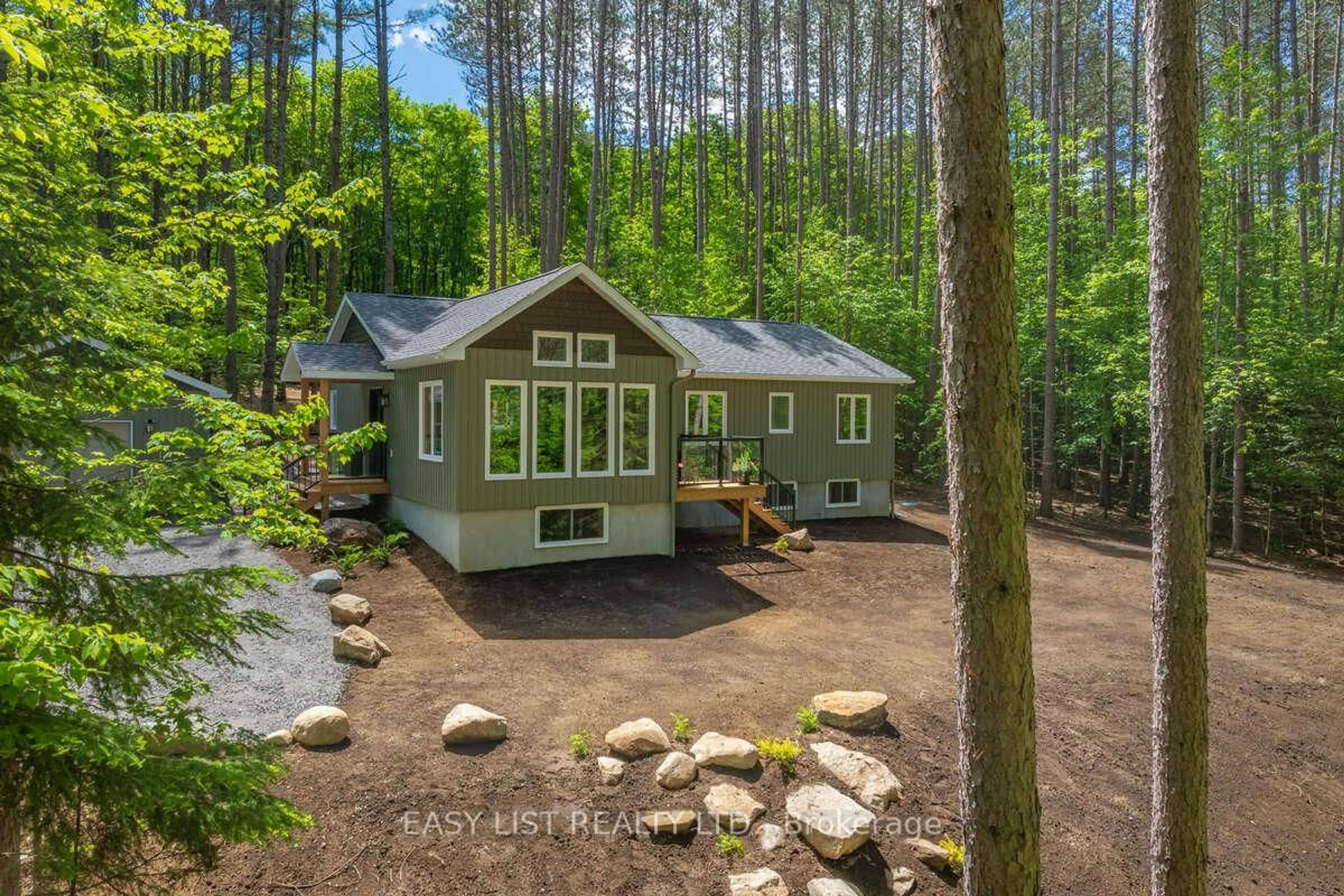 Unknown for 414 North Waseosa Lake Rd, Huntsville Ontario P1H 2J4
