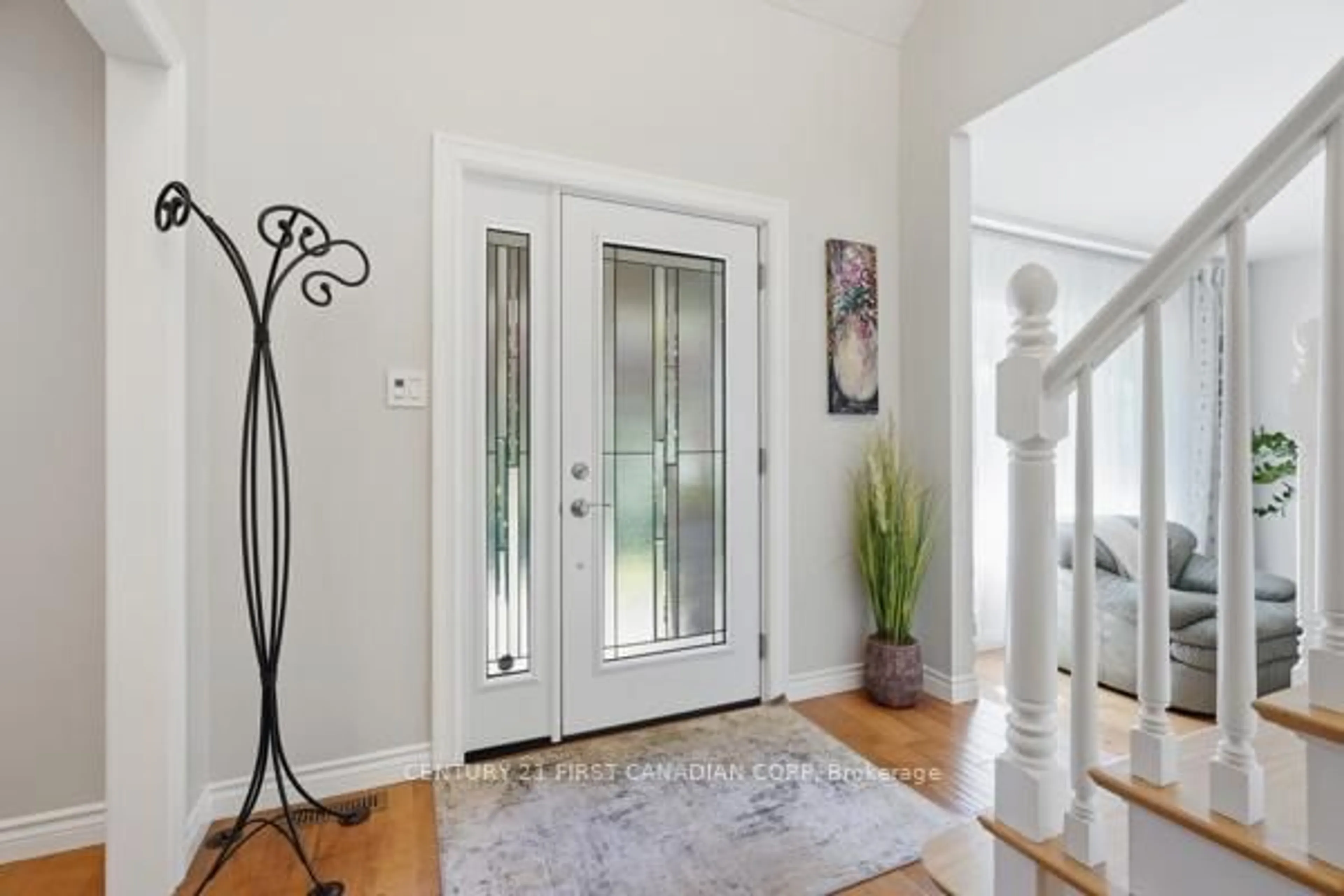 Indoor entryway for 1 Scottsdale St, London South Ontario N6P 1C7