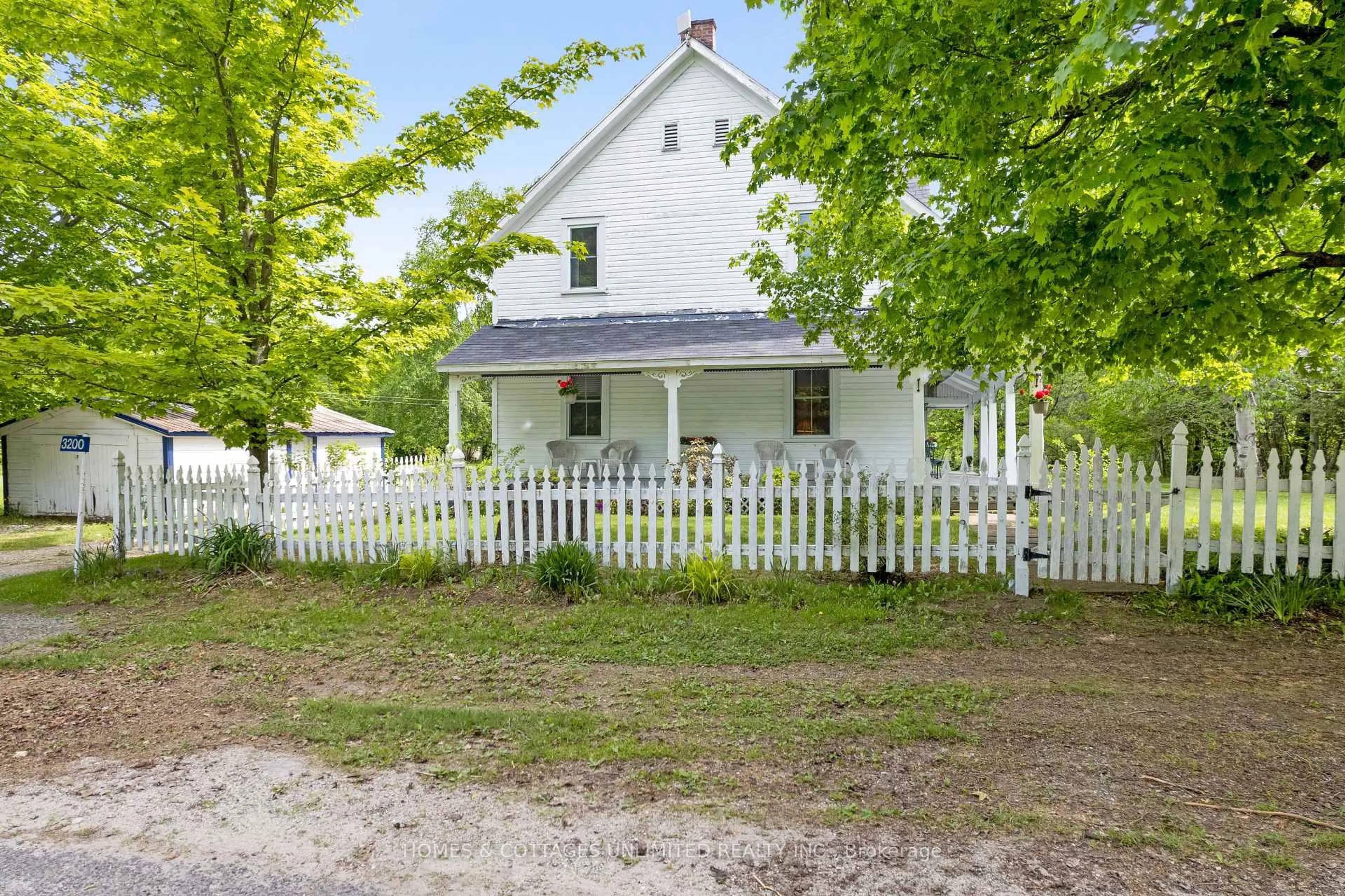 A pic from outside/outdoor area/front of a property/back of a property/a pic from drone, street for 3200 Lavant Mill Rd, Lanark Ontario K0G 1K0