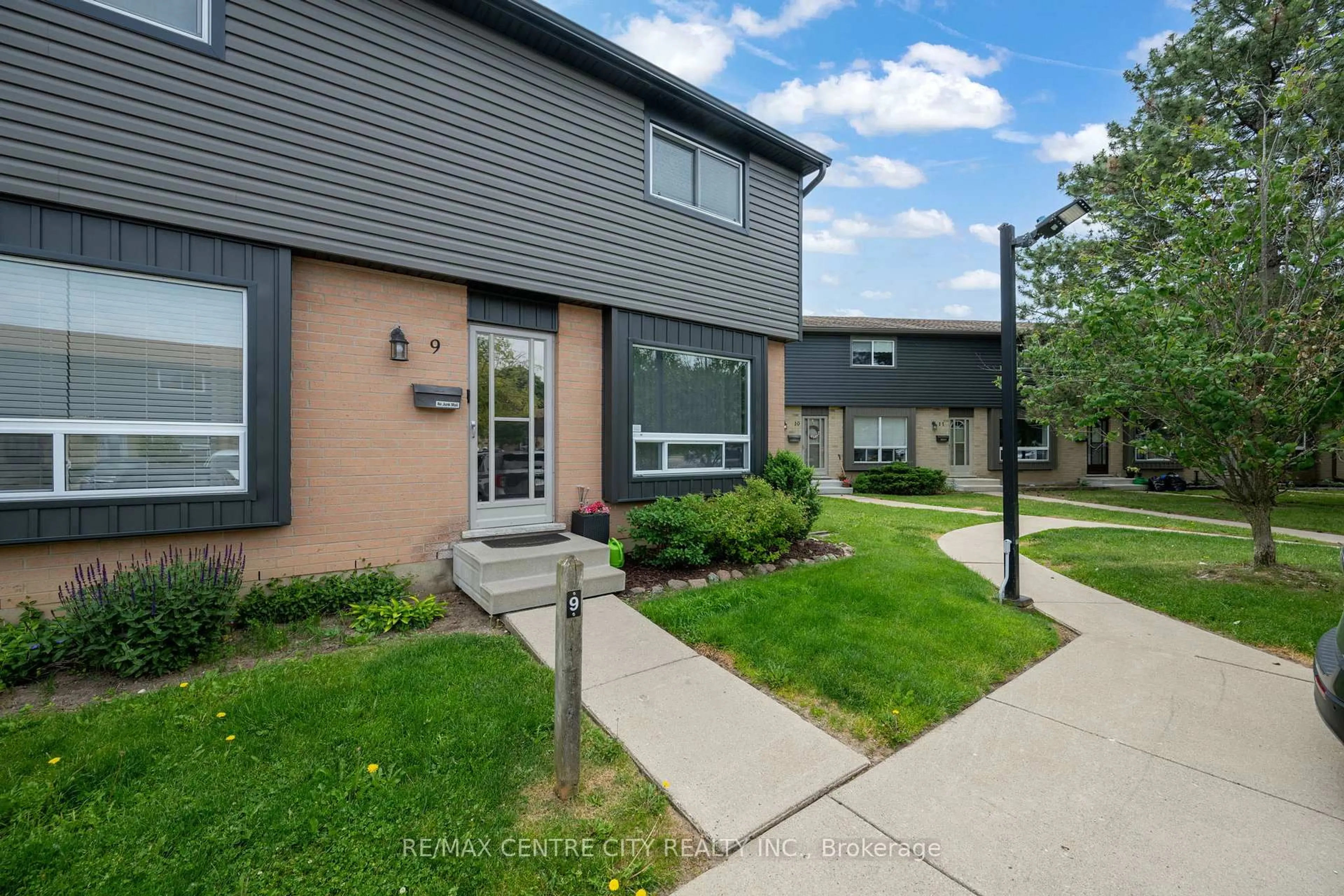 Unknown for 475 Sandringham Cres #9, London South Ontario N6C 5B9