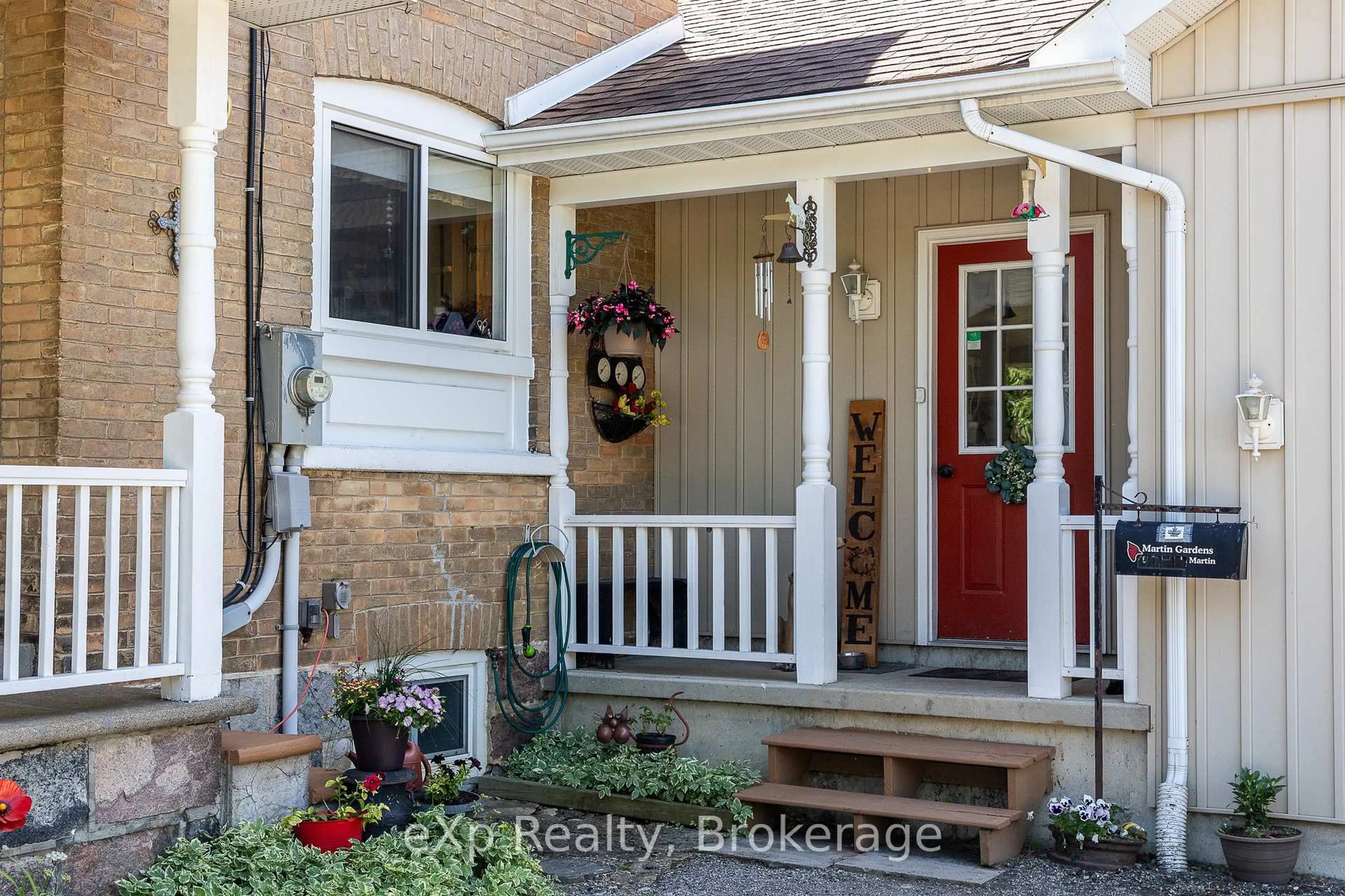 Indoor entryway for 145842 Grey Road 12, Meaford Ontario N4L 1W5