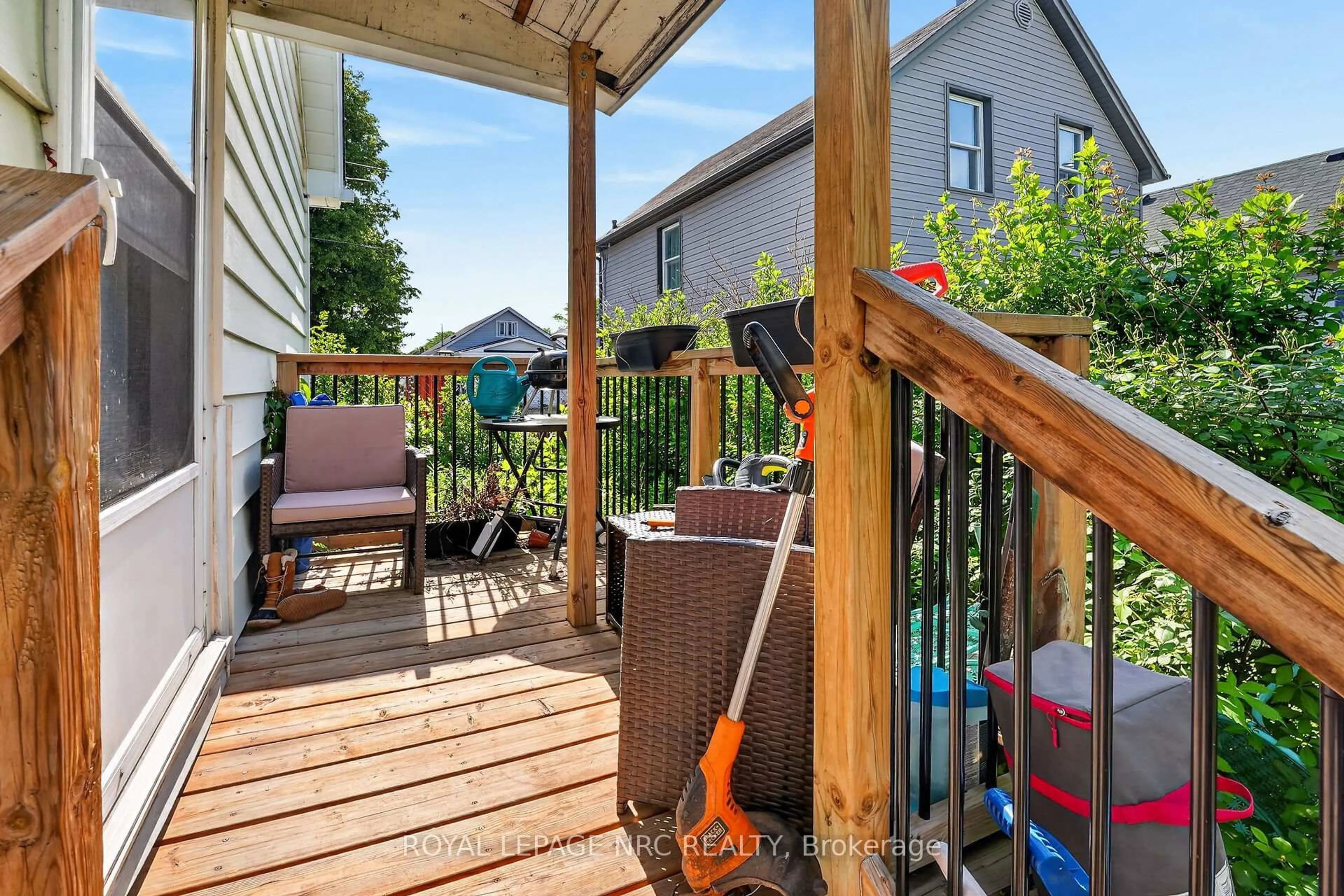 Patio, water/lake/river/ocean view for 146 Carlton St, St. Catharines Ontario L2R 1R7