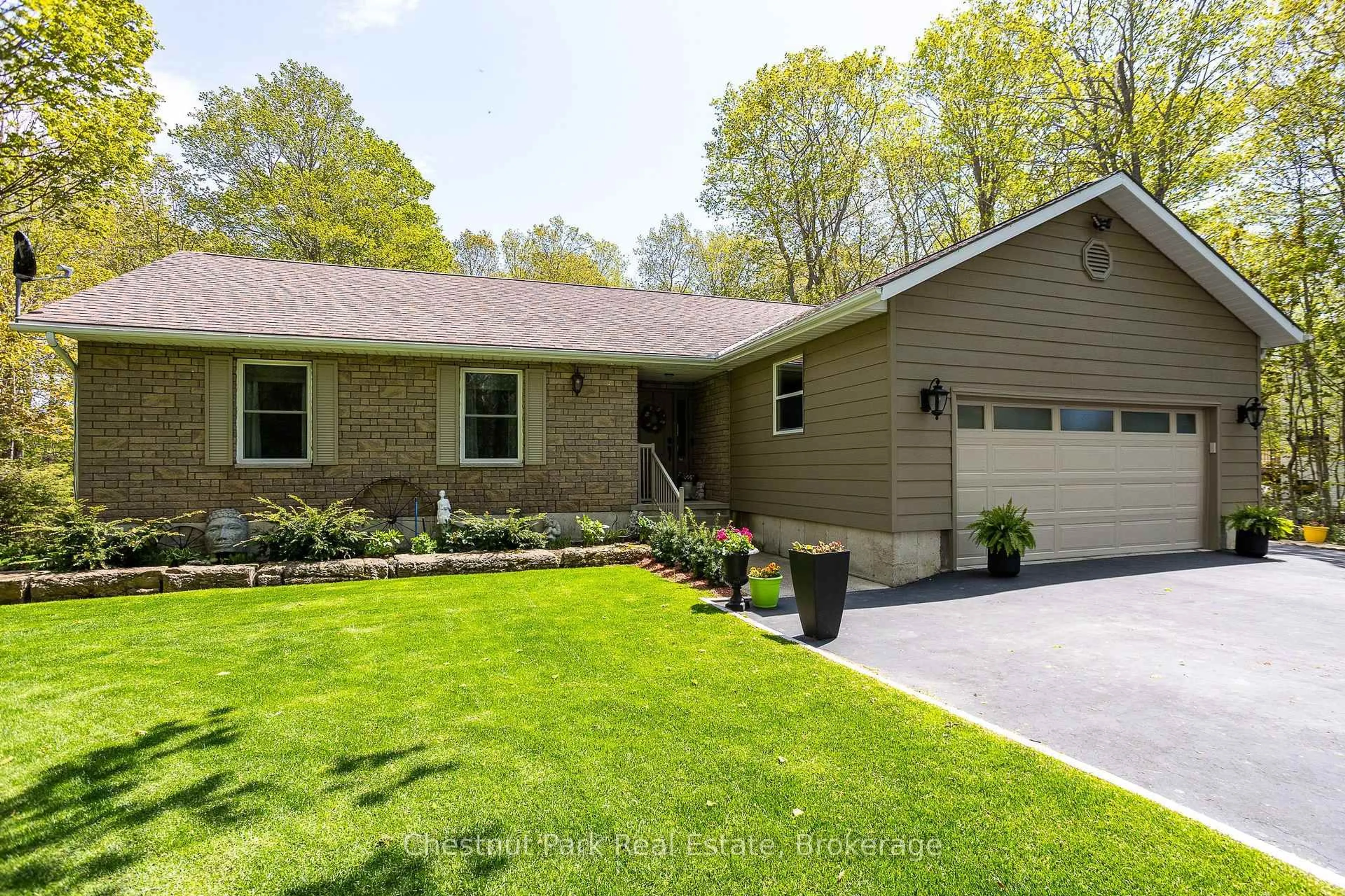 Home with vinyl exterior material, street for 64 Maple Golf Cres, Northern Bruce Peninsula Ontario N0H 2R0