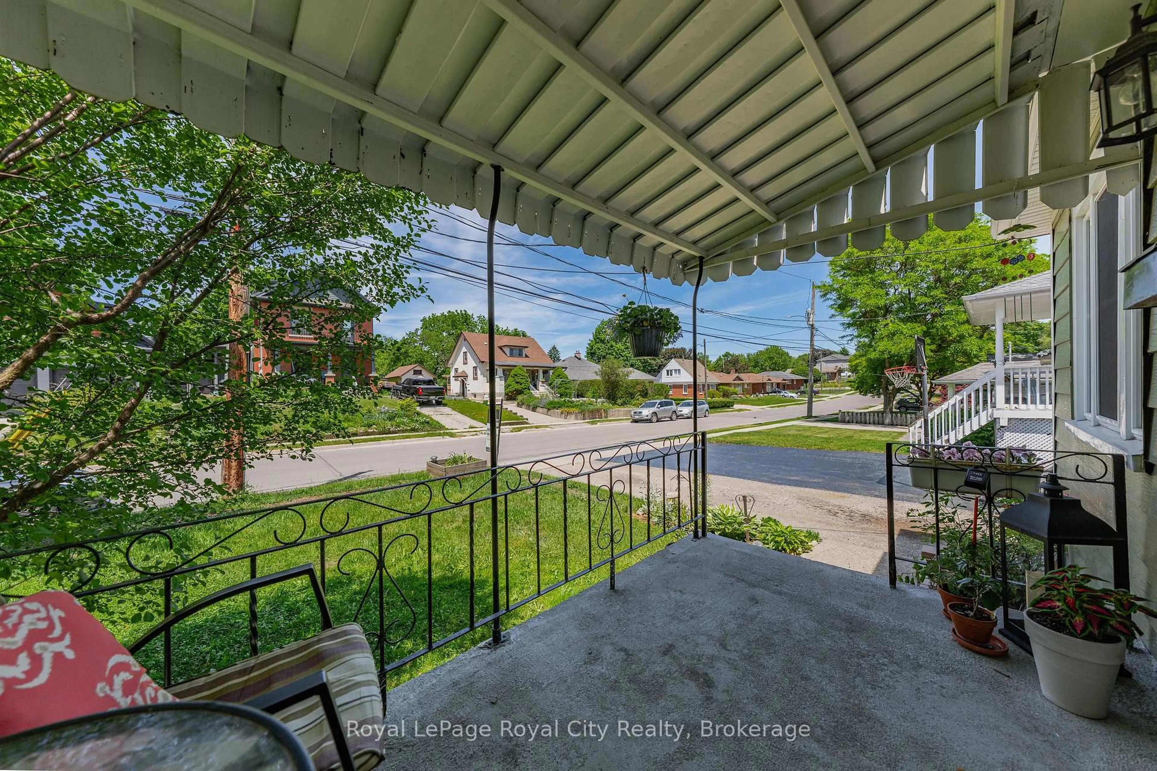 Patio, street for 157 Grange St, Guelph Ontario N1E 2V7