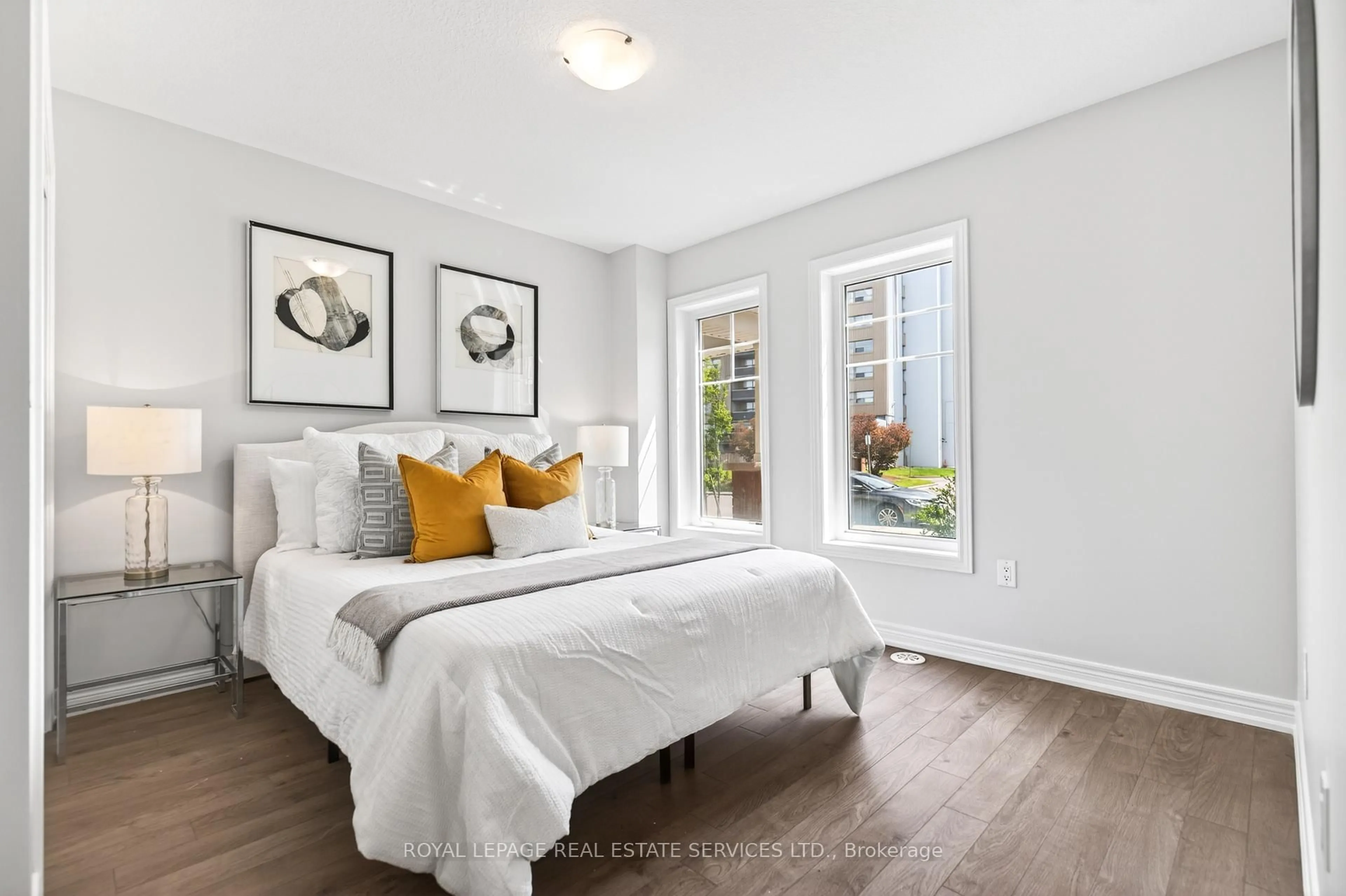 Bedroom with bed, unknown for 5 Canoe Lane, Hamilton Ontario L8K 0A3
