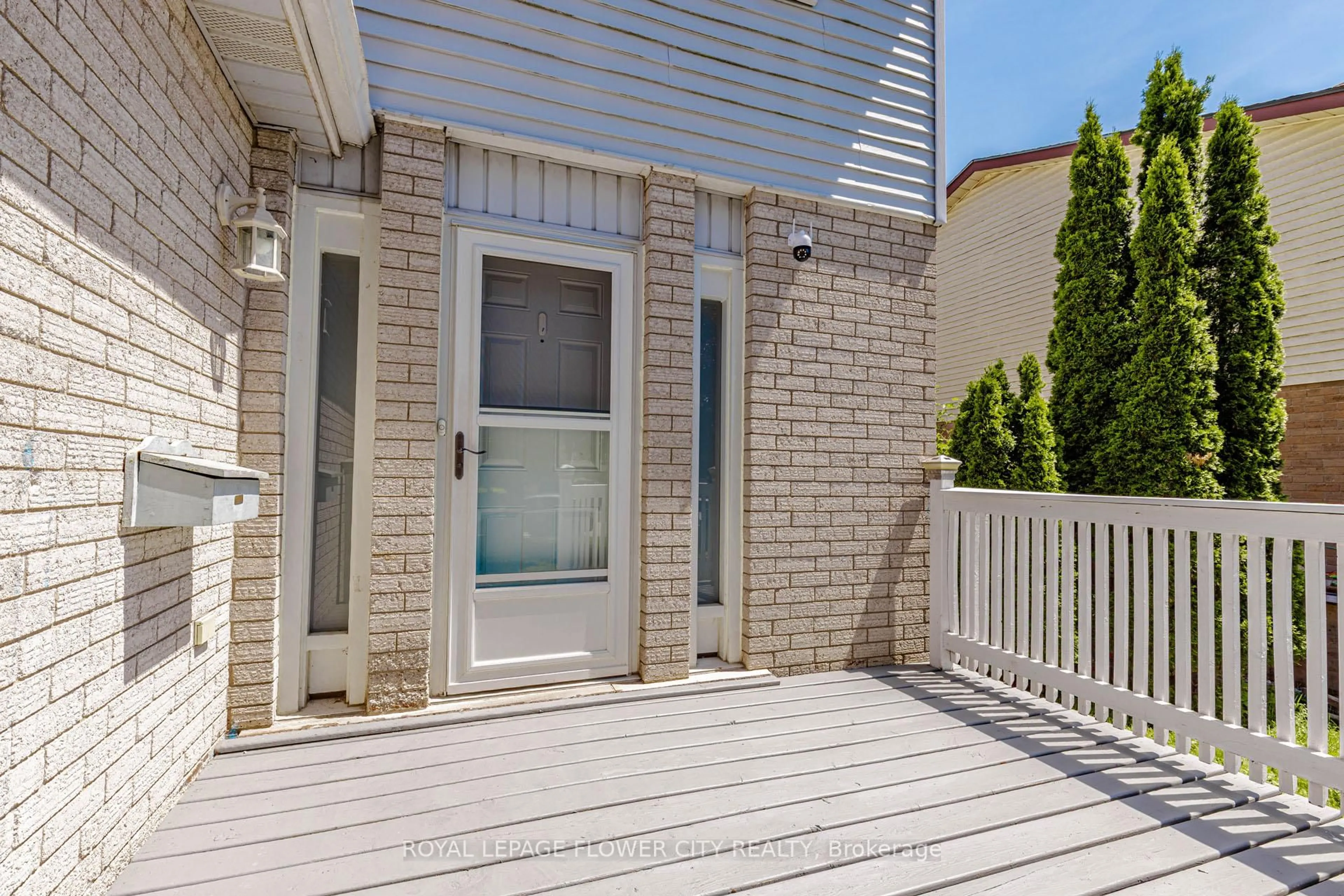Unknown for 15 Glendan Crt, Cambridge Ontario N1R 7N4