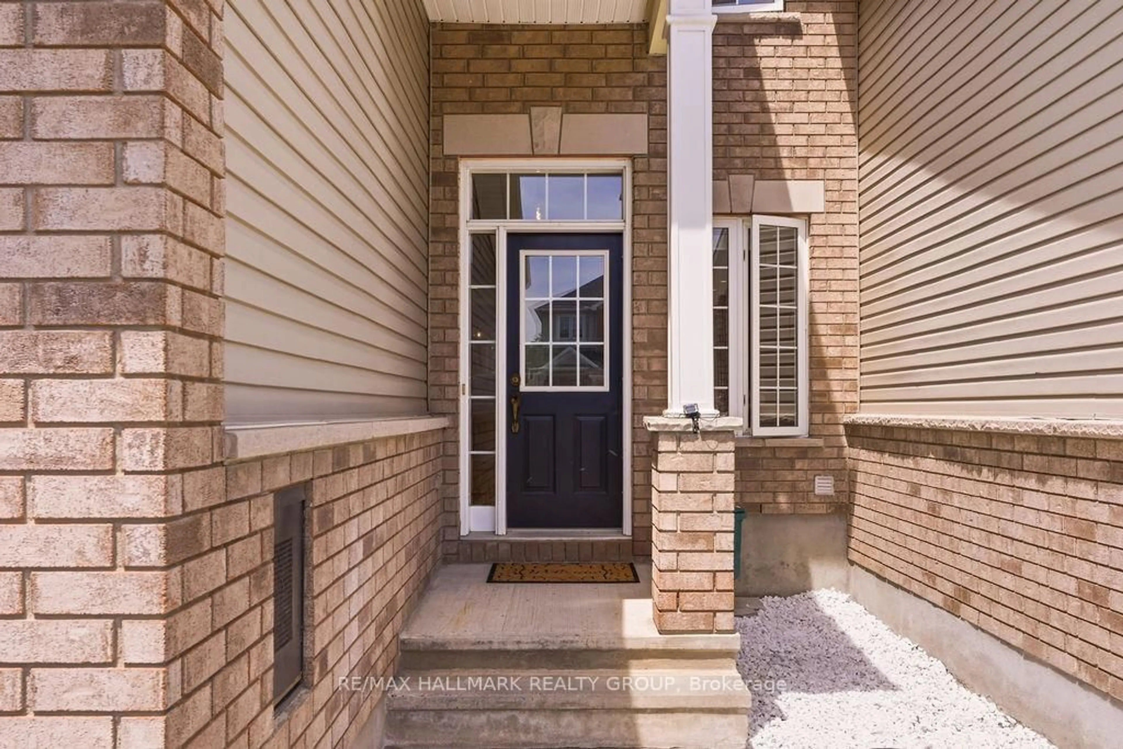 Unknown for 983 Markwick Cres, Ottawa Ontario K4A 4X9