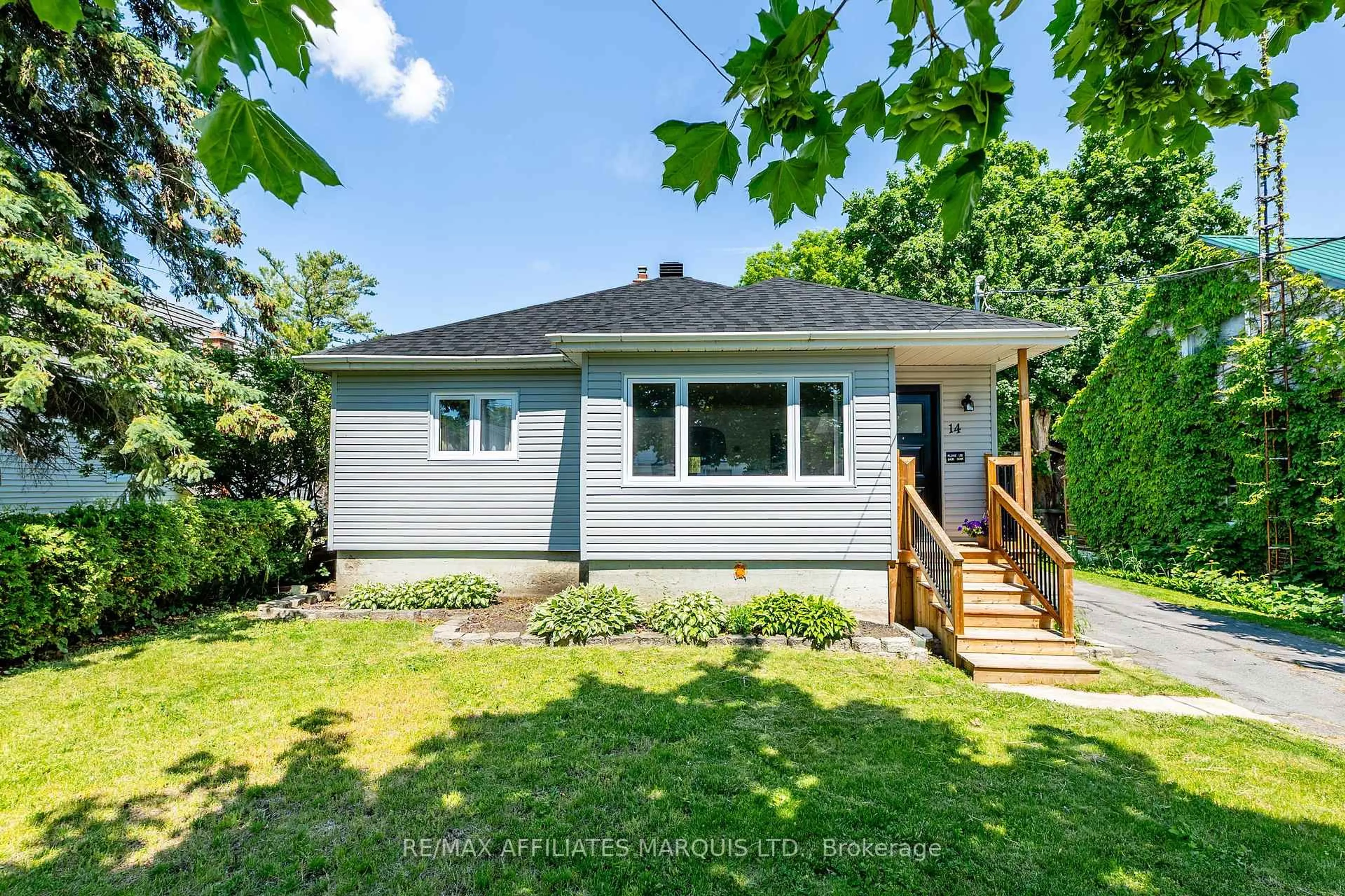 Home with vinyl exterior material, street for 14 Dunbar Ave, Cornwall Ontario K6H 5M7