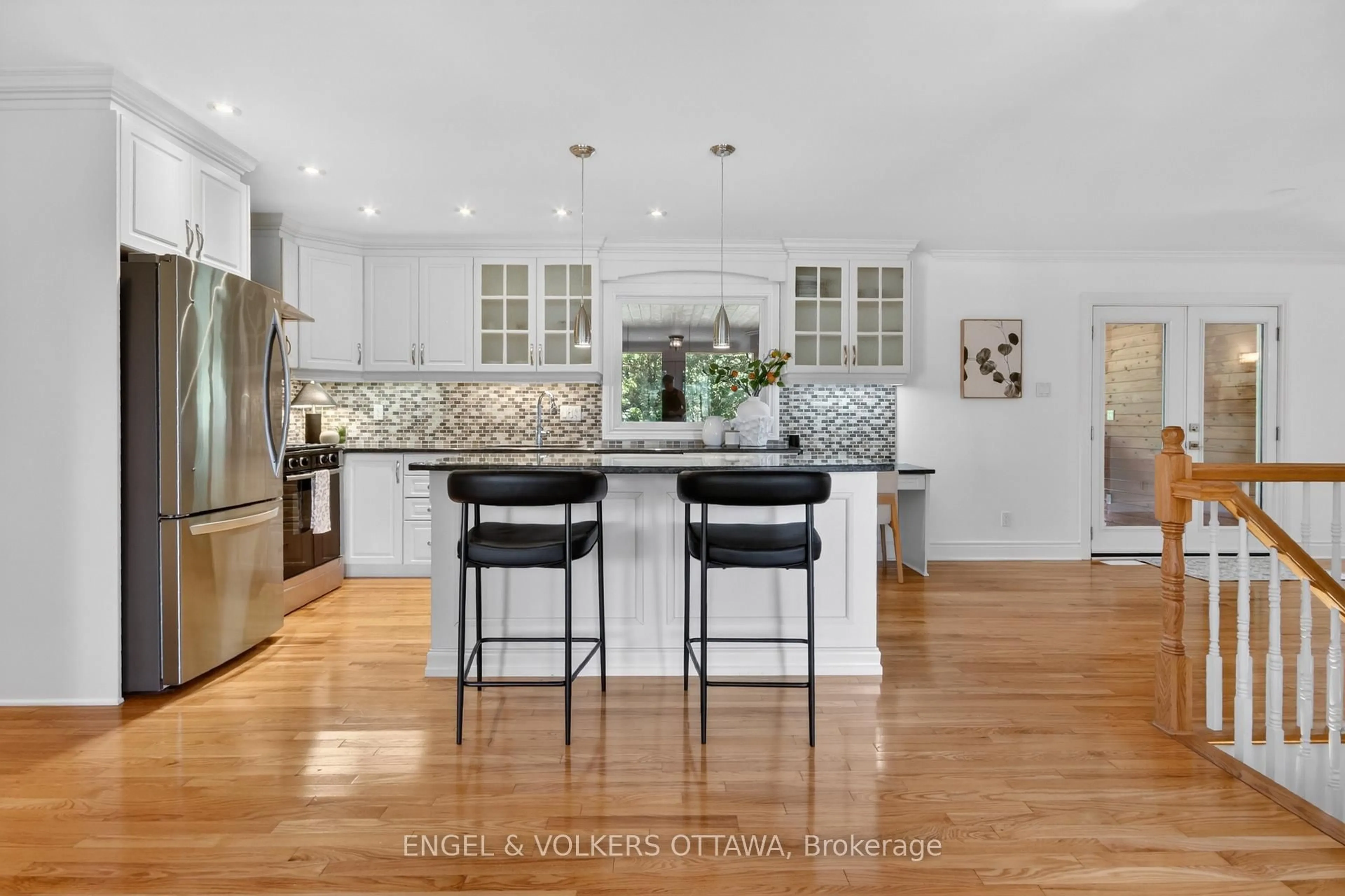 Open concept kitchen, ceramic/tile floor for 528 Tullamore St, Ottawa Ontario K1X 0A2