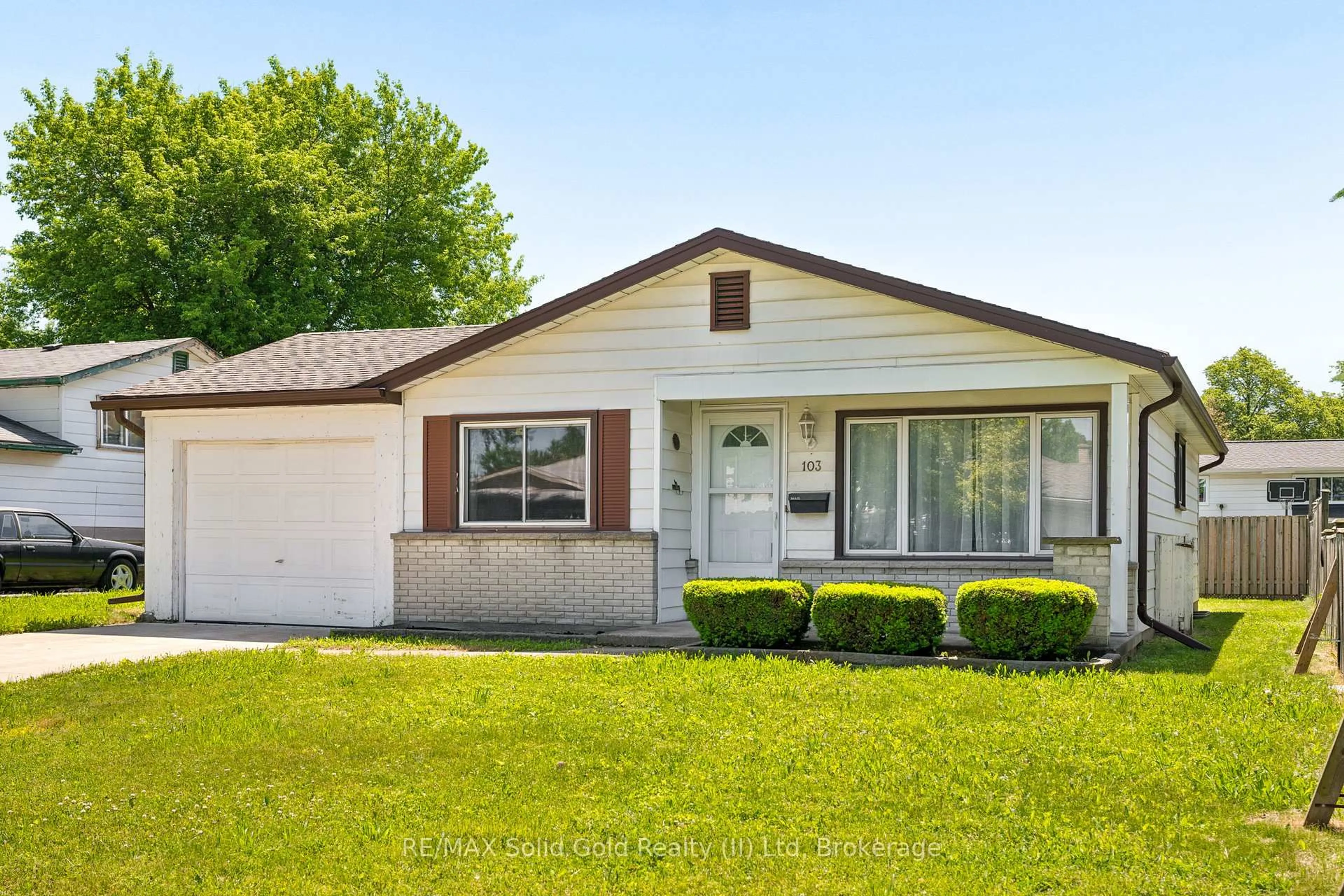 Home with vinyl exterior material, street for 103 Belwood Cres, Kitchener Ontario N2C 1Z4