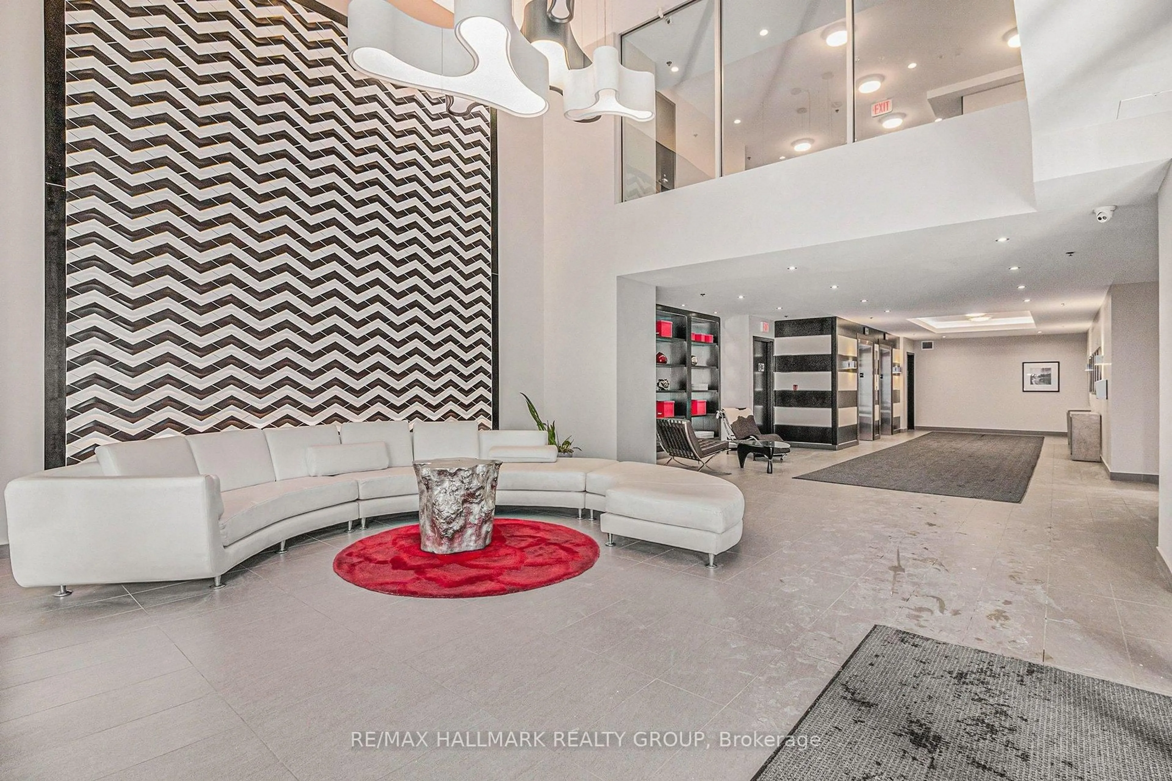 Lobby for 98 Richmond Rd #504, Ottawa Ontario K1Z 0B2