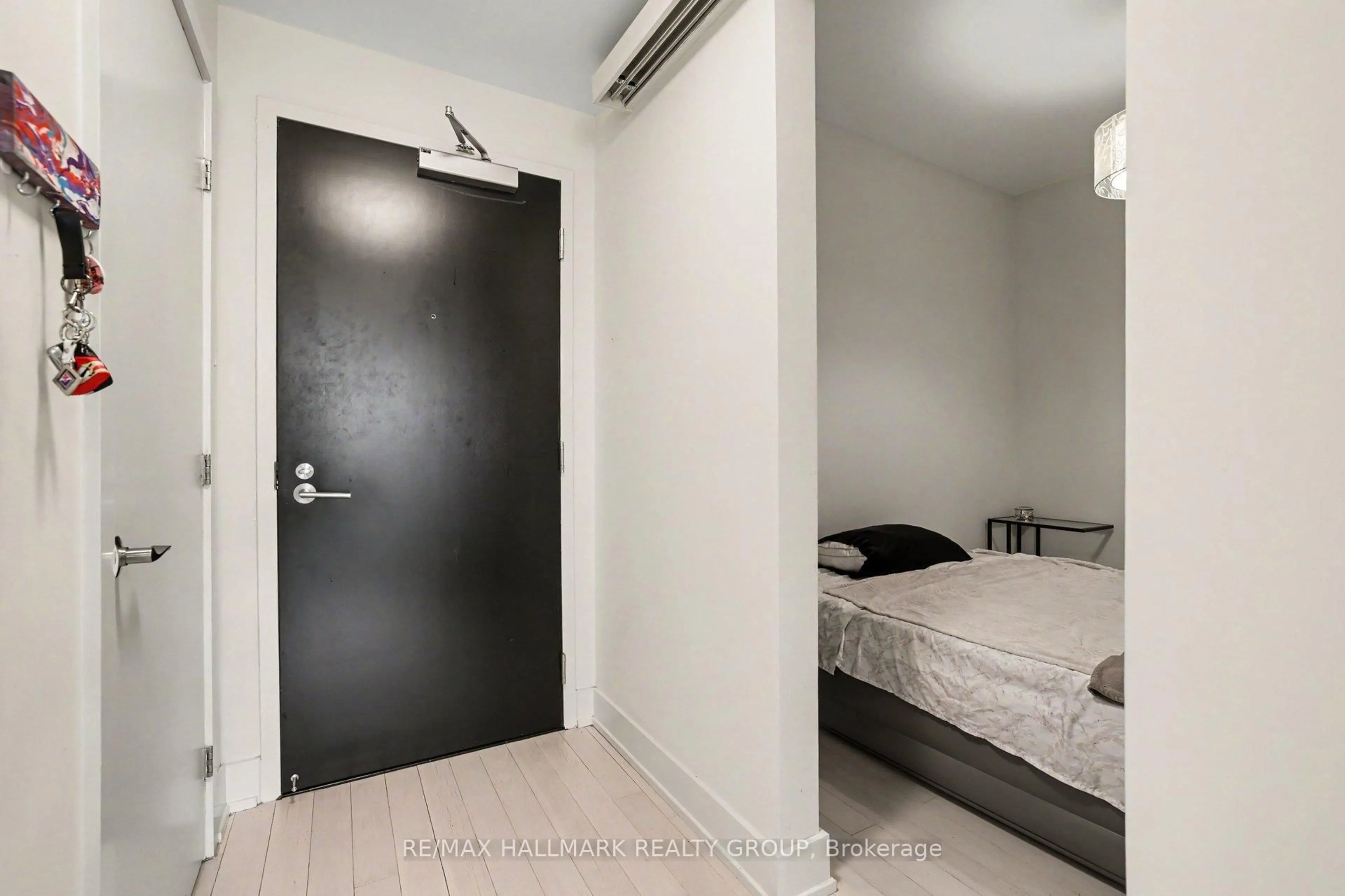 Unknown for 98 Richmond Rd #504, Ottawa Ontario K1Z 0B2