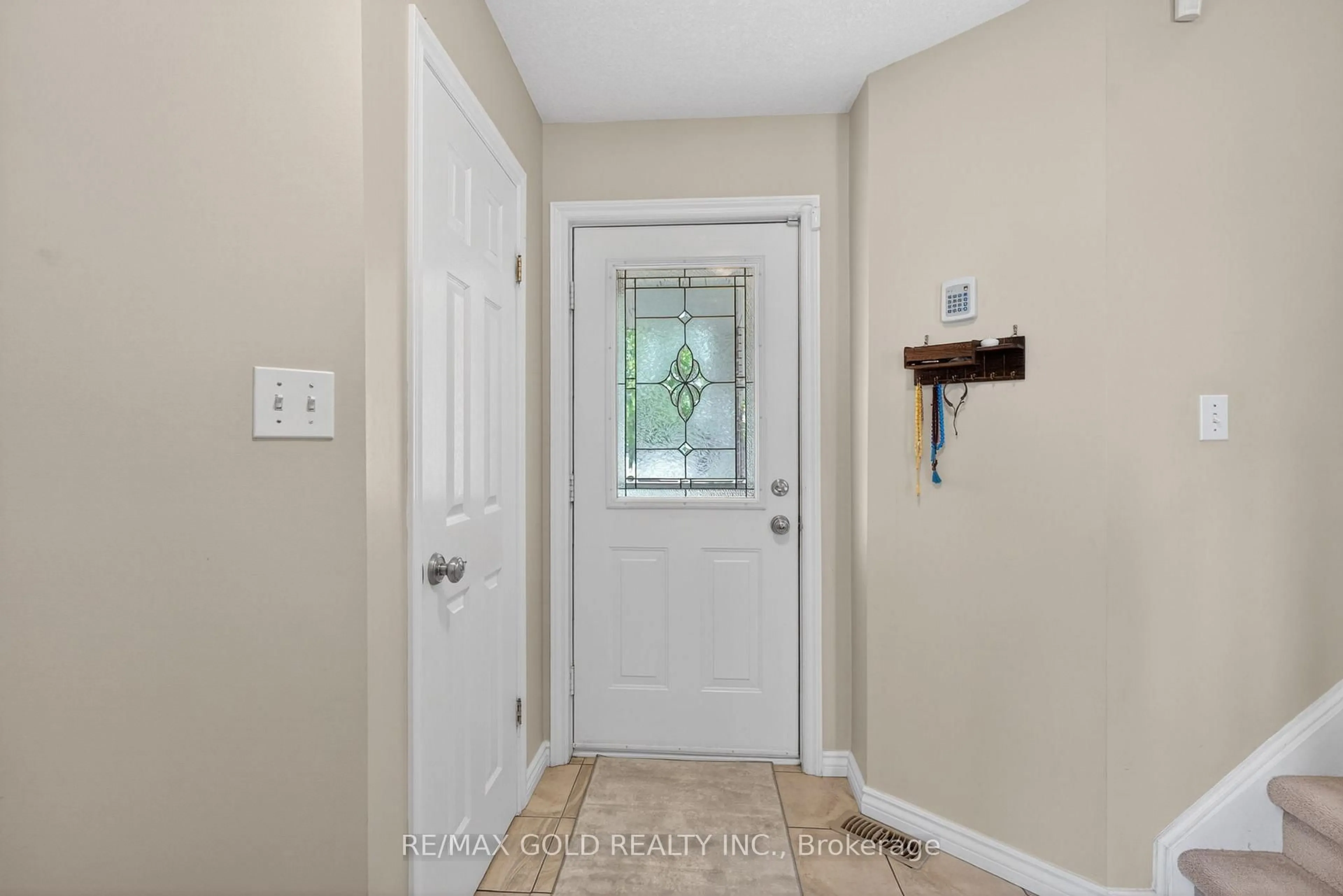 Indoor entryway for 12 Haskell Rd, Cambridge Ontario N1P 1E3