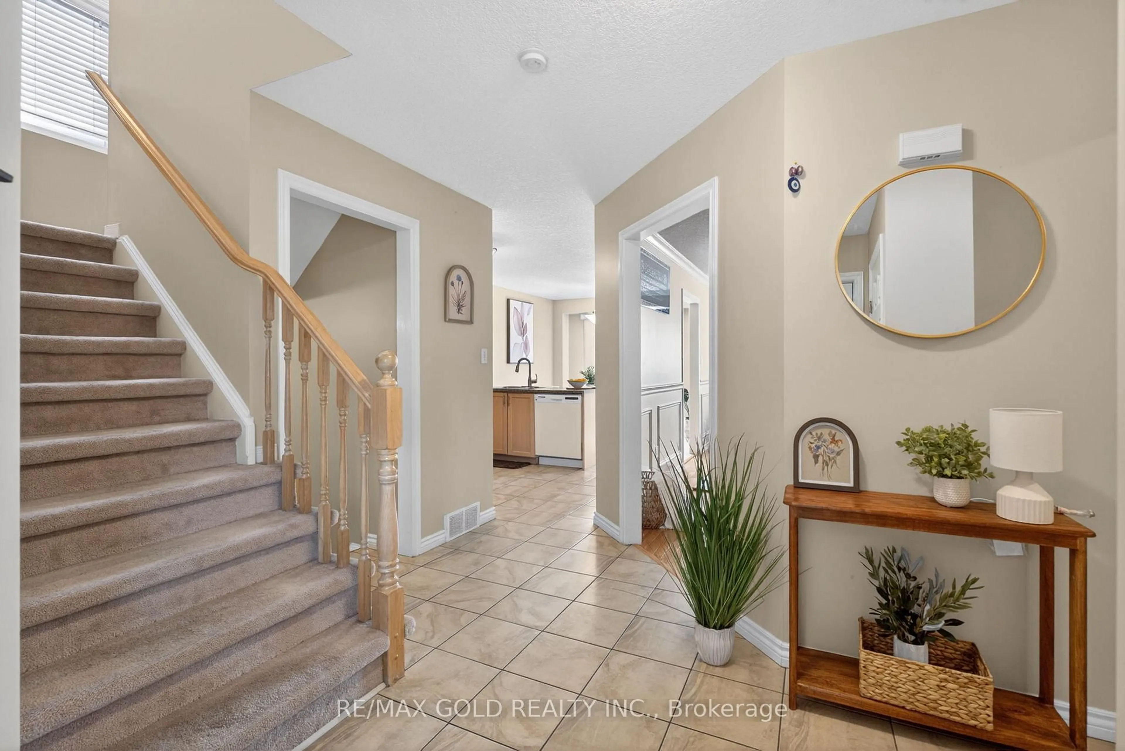 Indoor foyer for 12 Haskell Rd, Cambridge Ontario N1P 1E3