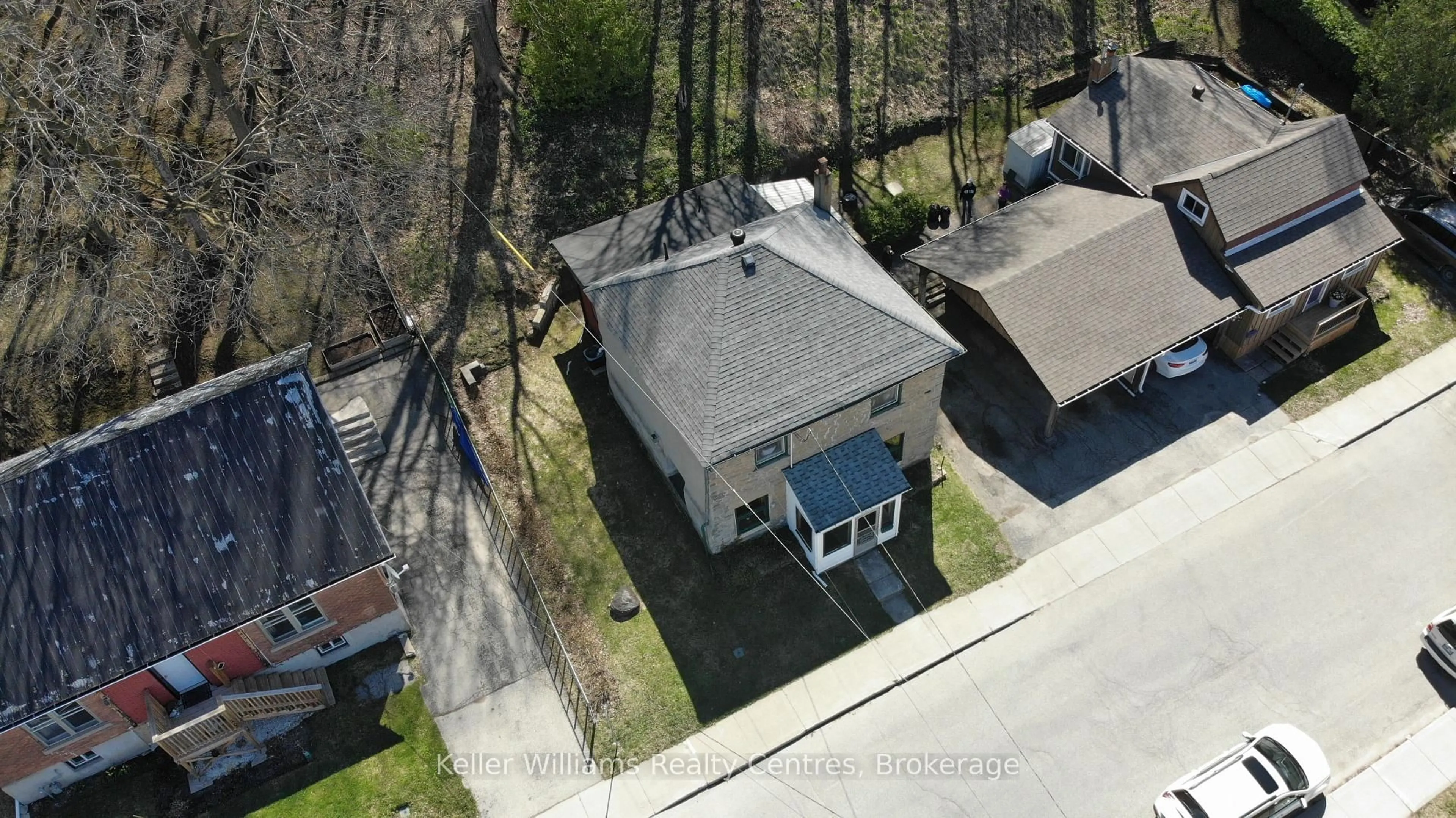 A pic from outside/outdoor area/front of a property/back of a property/a pic from drone, street for 1671 4th Ave, Owen Sound Ontario N4K 2R1