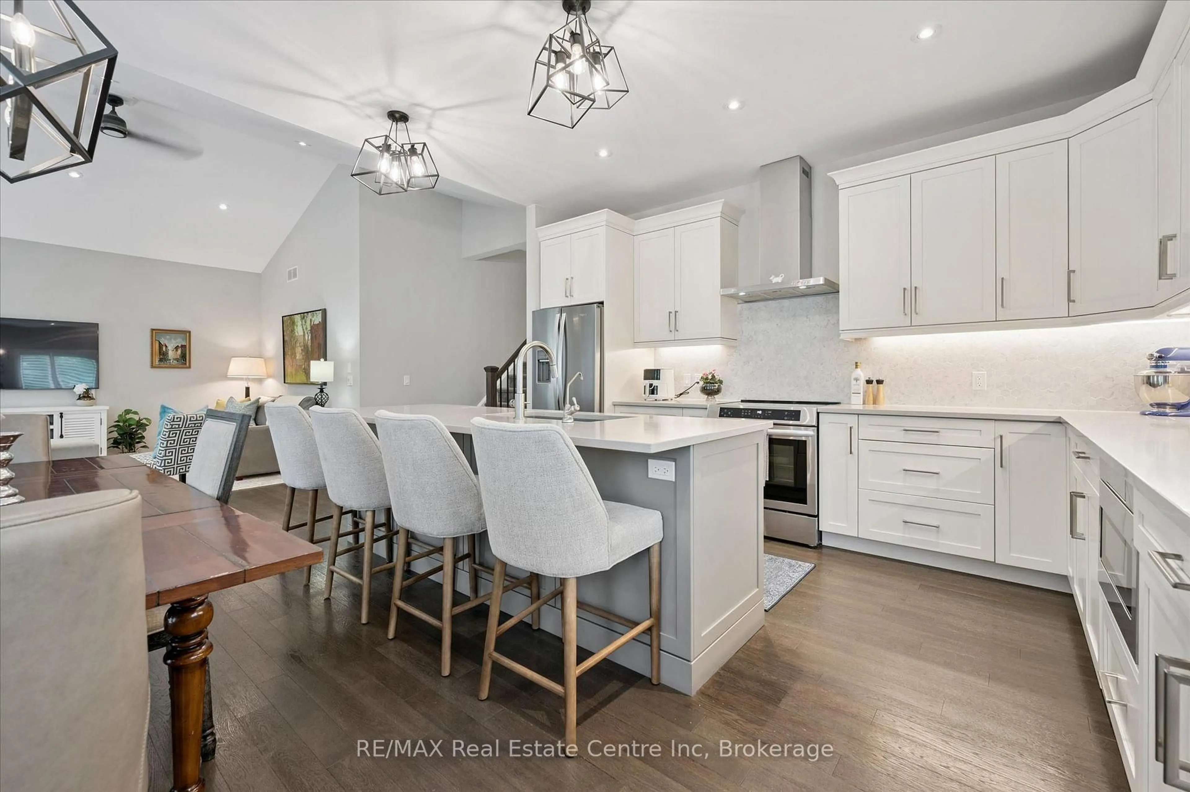 Open concept kitchen, unknown for 10 Craighead Dr, Centre Wellington Ontario N1M 2Z2