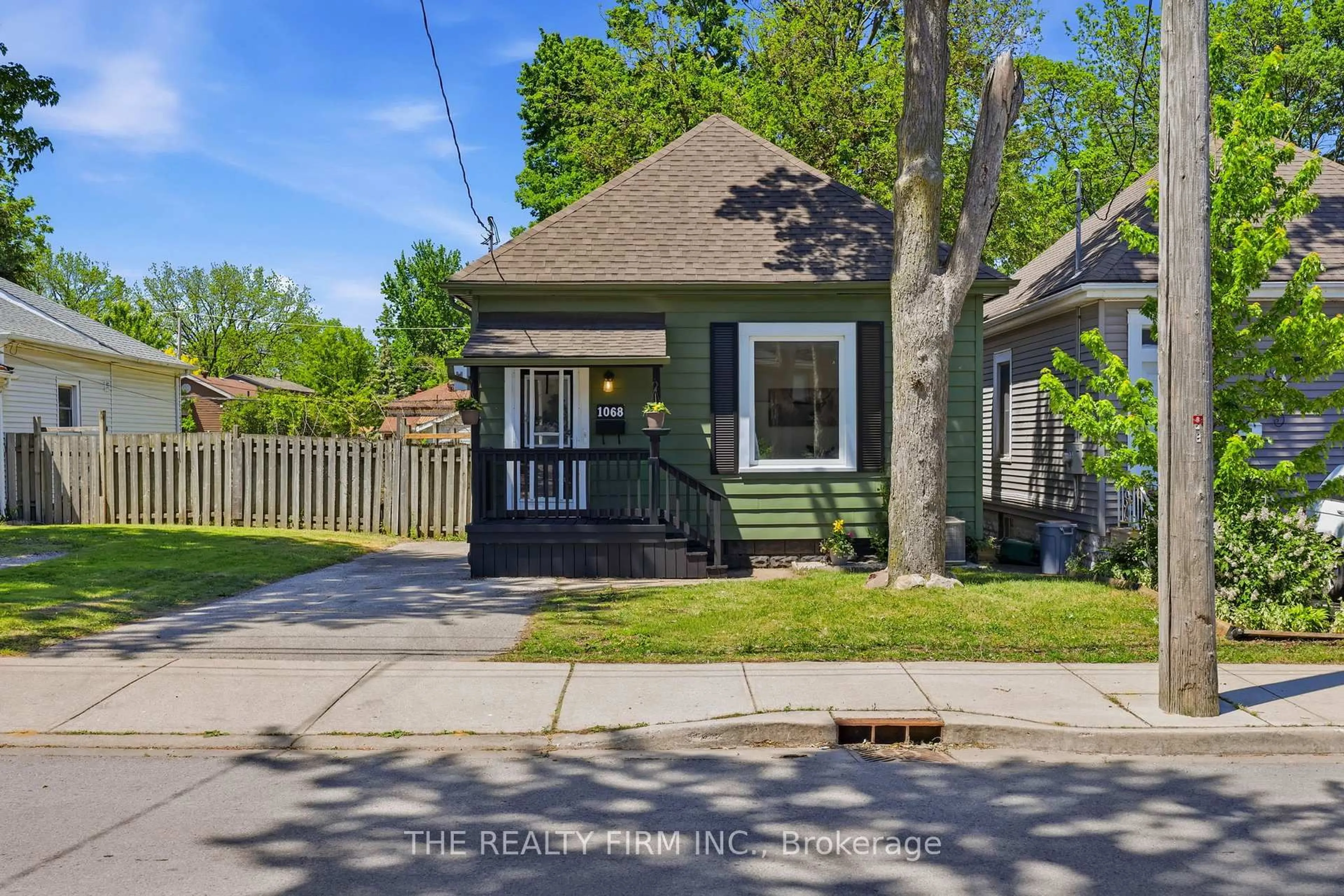 Unknown for 1068 Margaret St, London East Ontario N5W 2K1