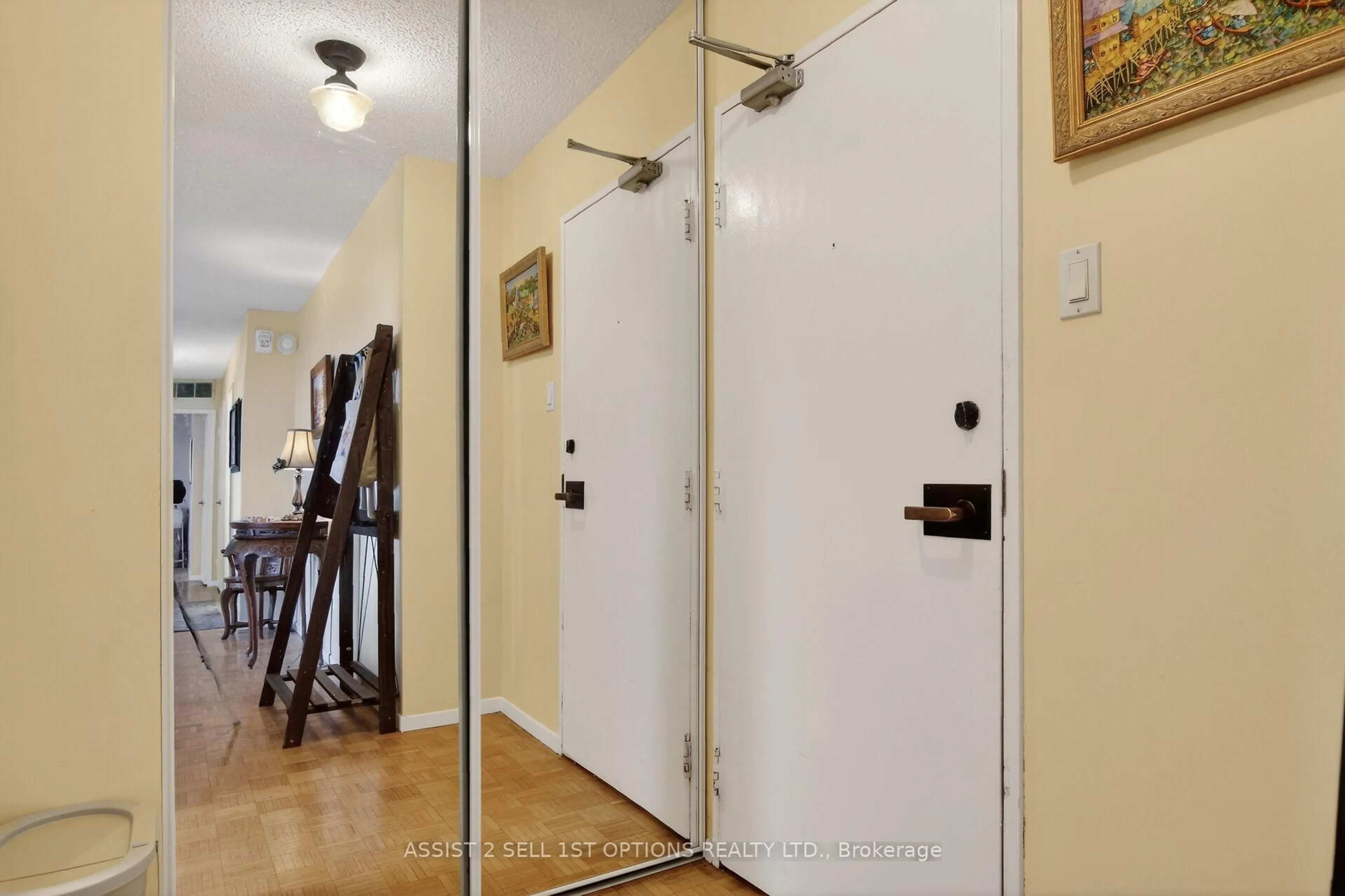 Indoor entryway for 265 Poulin Ave #201, Ottawa Ontario K2B 7Y8