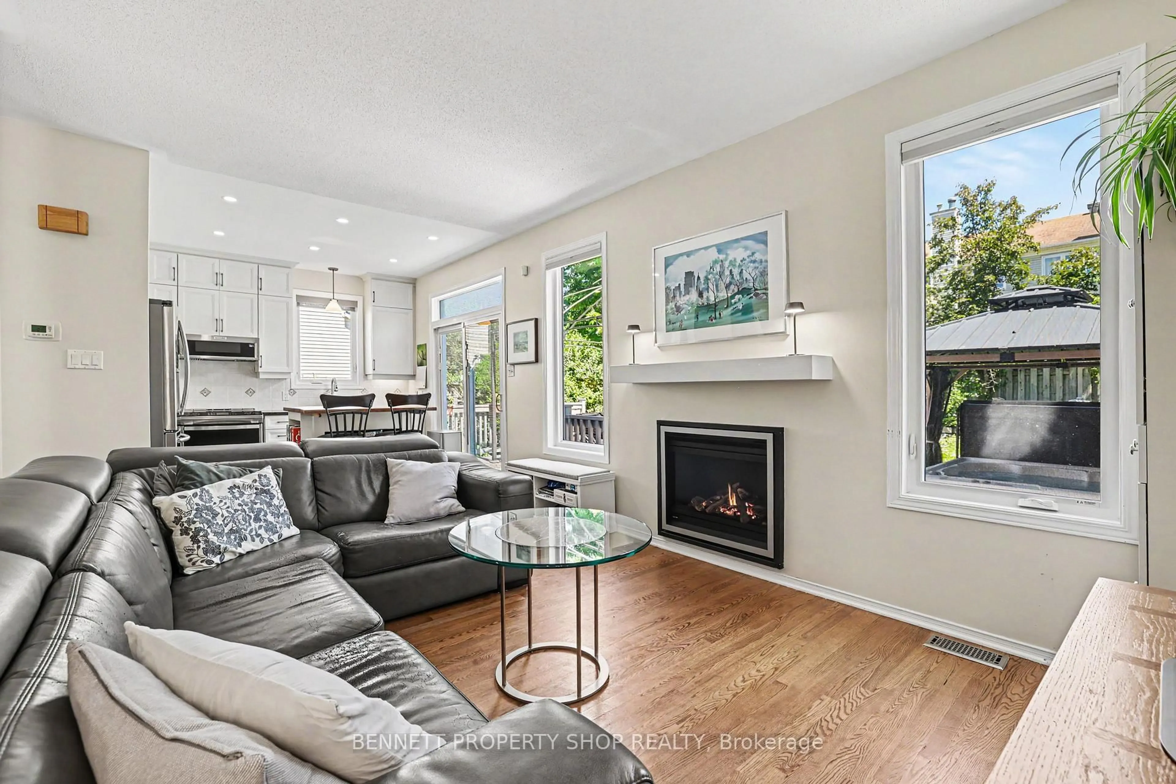 Living room with furniture, unknown for 60 Apple Creek Cres, Ottawa Ontario K2M 2M5