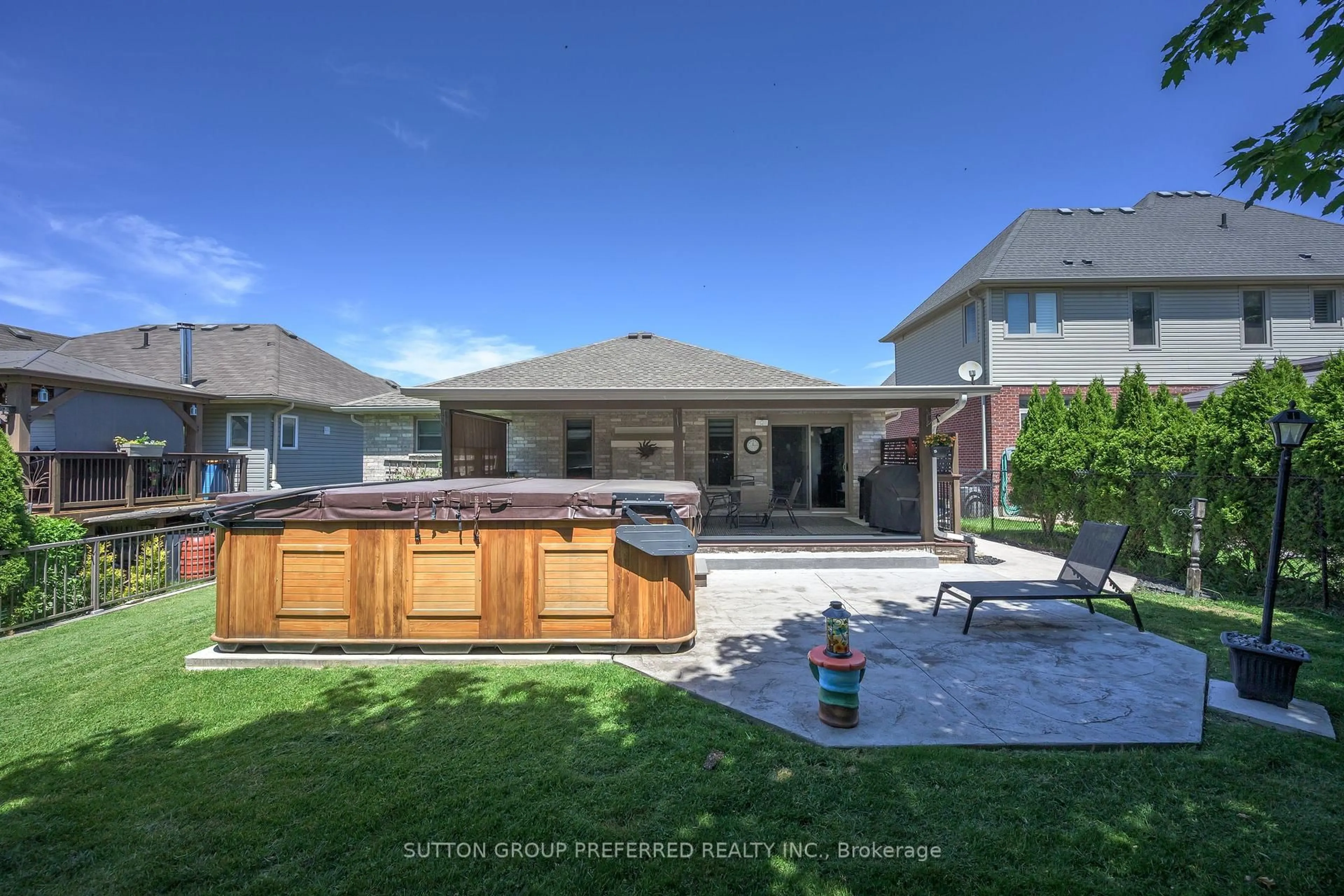 Patio, street for 23 Wood Lily Lane, Middlesex Centre Ontario N0M 2A0