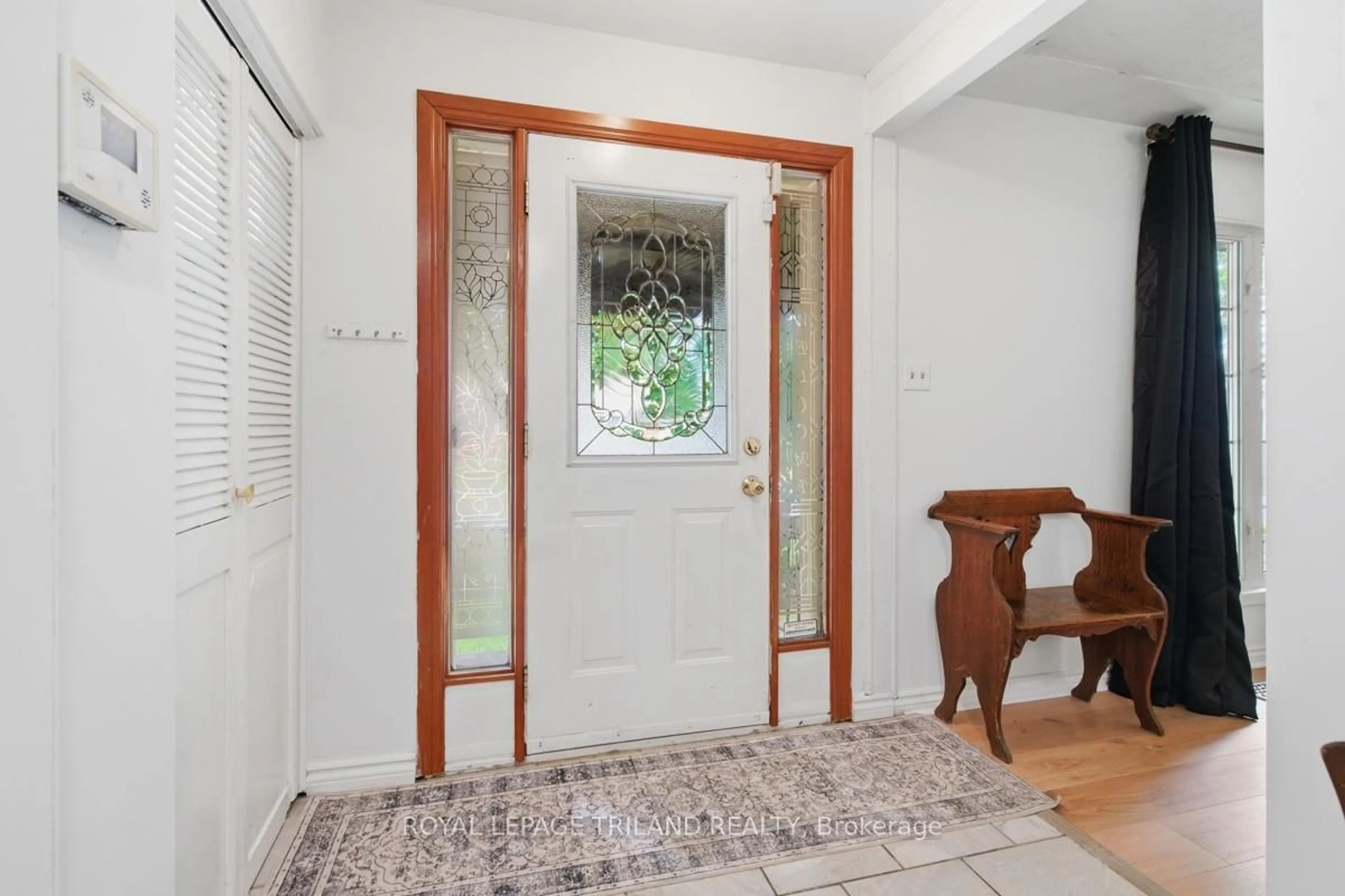 Indoor entryway for 1505 McLarenwood Terr, London East Ontario N5W 1X8