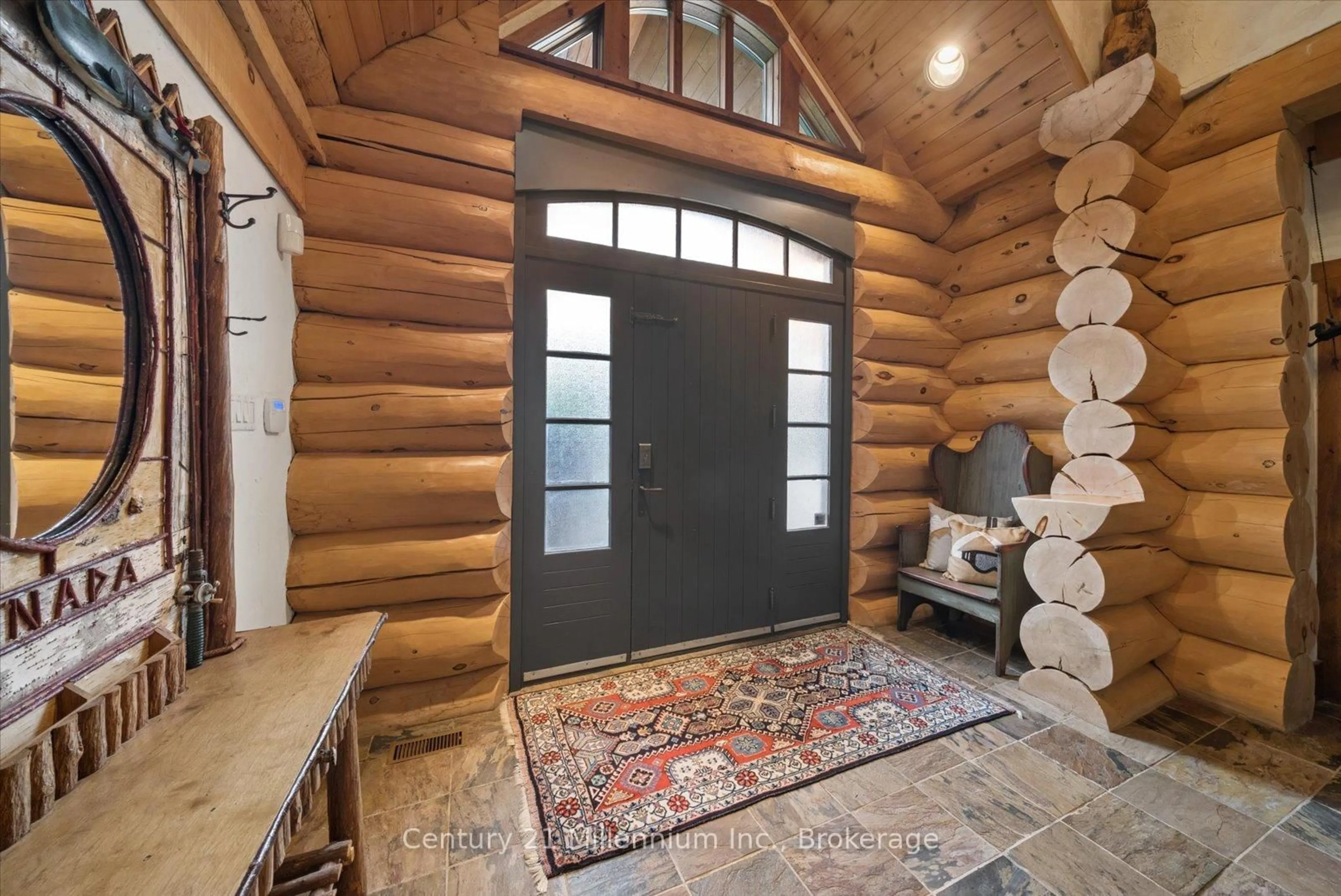 Indoor foyer for 142 Craigleith Rd, Blue Mountains Ontario L9Y 0S3