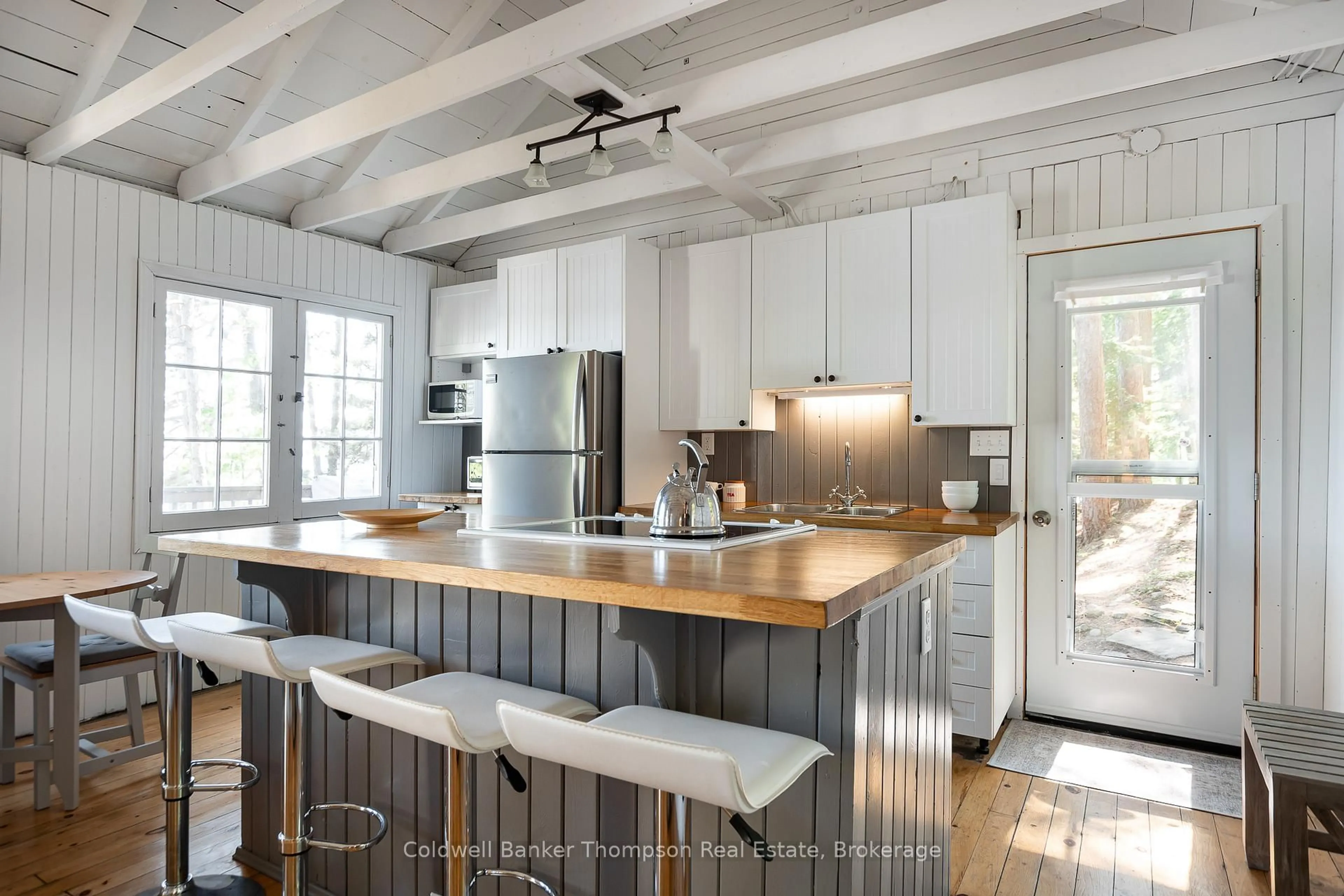 Open concept kitchen, unknown for 199 Gall Tr, Huntsville Ontario P0B 1M0