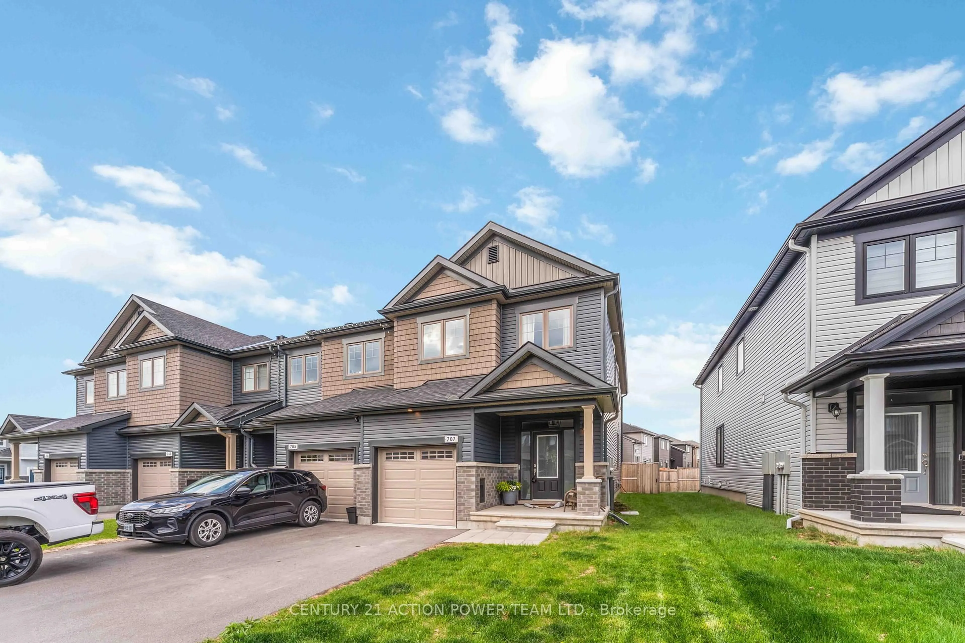 A pic from outside/outdoor area/front of a property/back of a property/a pic from drone, street for 707 PETANQUE Cres, Orleans Ontario K4A 3Y6