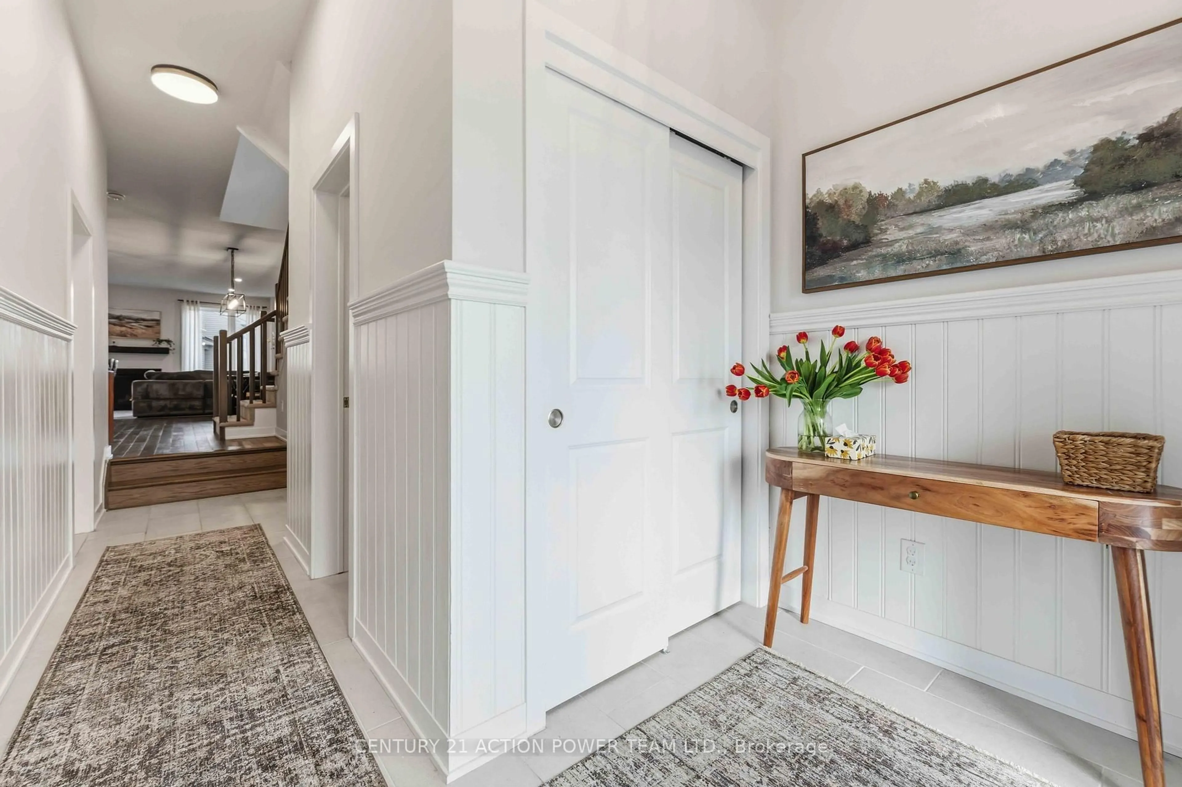 Indoor entryway for 707 PETANQUE Cres, Orleans Ontario K4A 3Y6