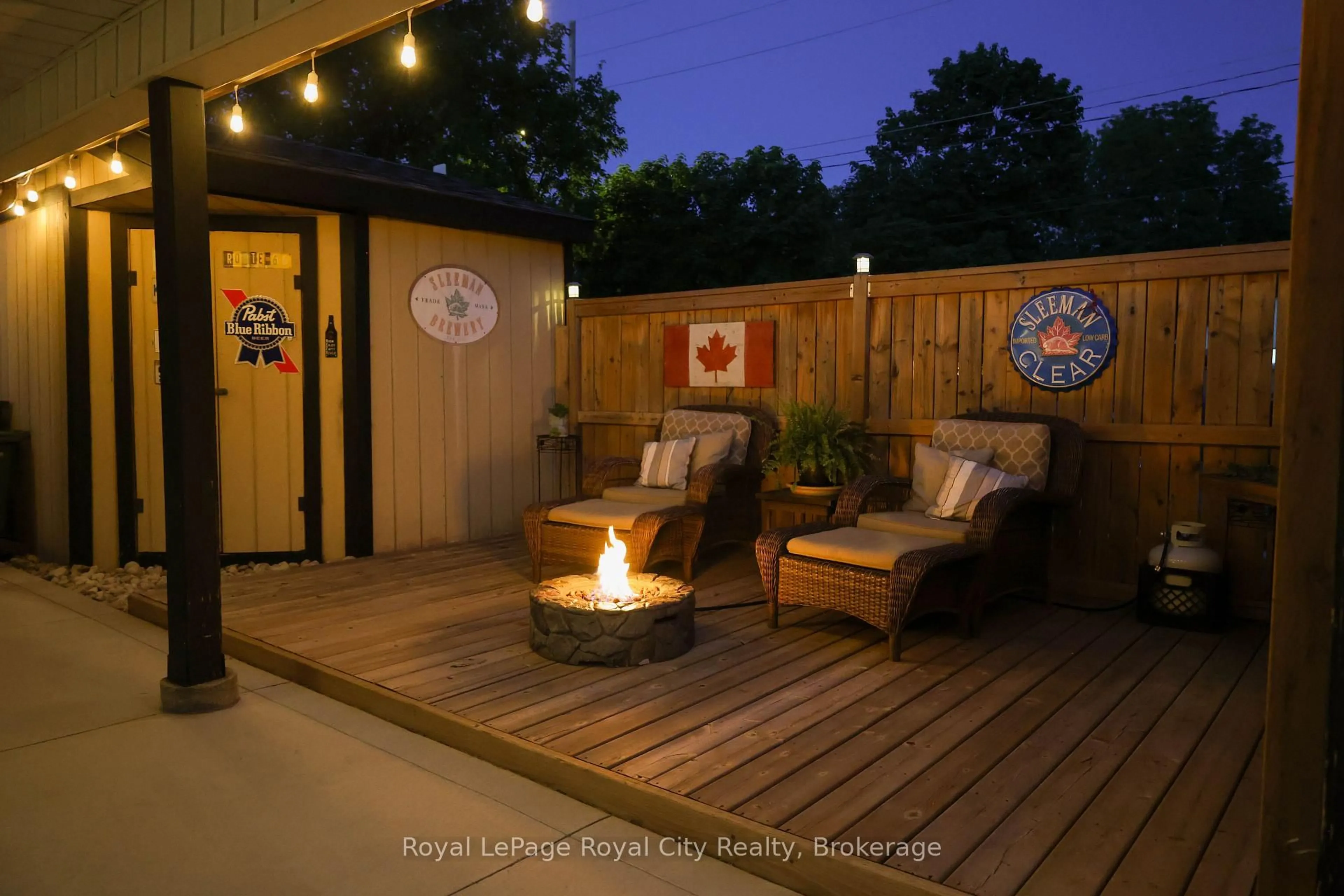 Patio, street for 281 Metcalfe St, Guelph Ontario N1E 4Z2