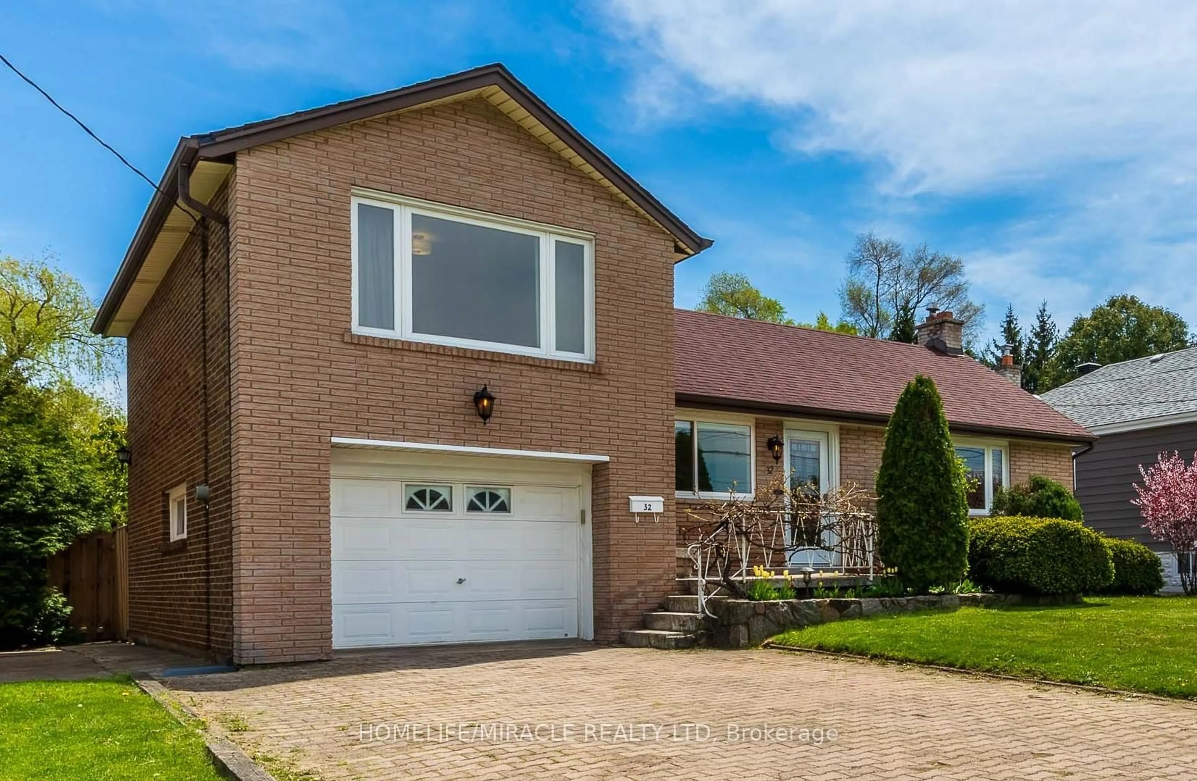 Home with brick exterior material, street for 32 Durham Rd, Hamilton Ontario L8E 1X1