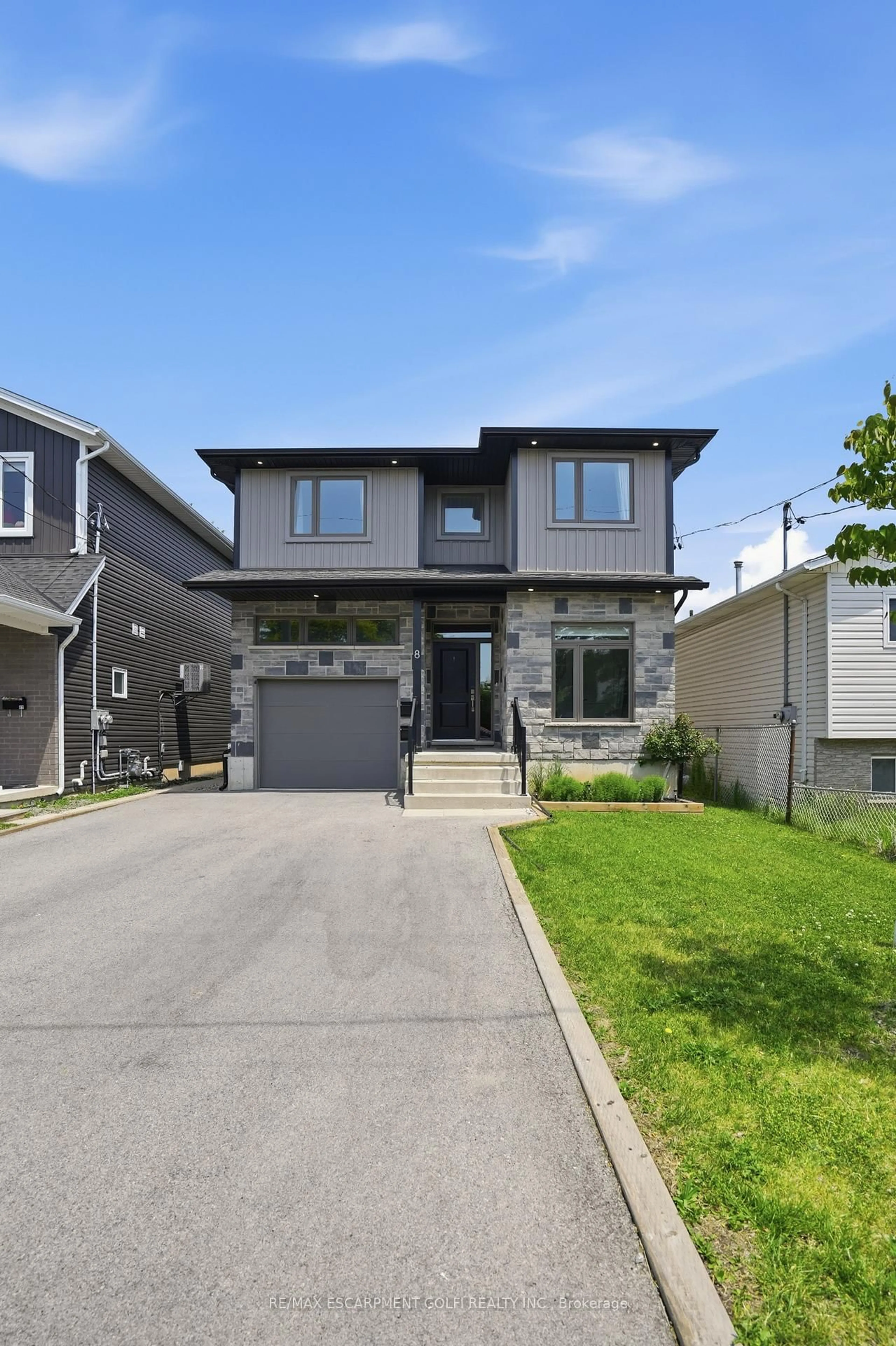 Home with brick exterior material, street for 8 Nash St, St. Catharines Ontario L2S 1B5