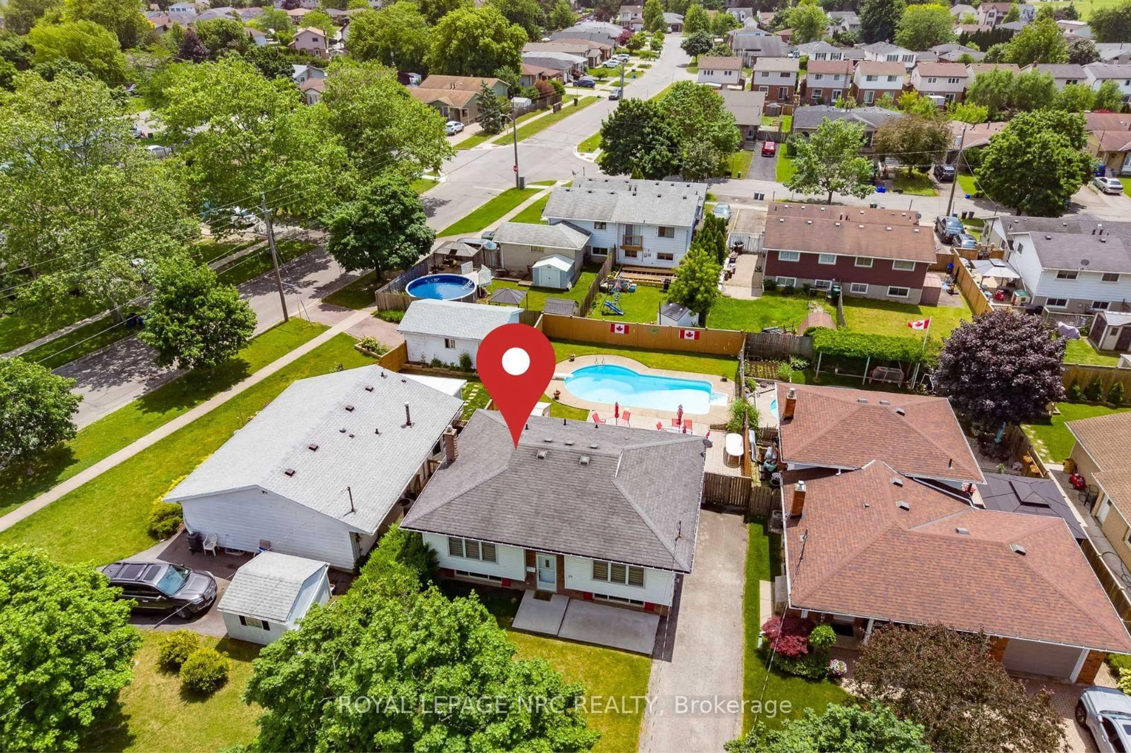 A pic from outside/outdoor area/front of a property/back of a property/a pic from drone, street for 36 Appleford Rd, St. Catharines Ontario L2P 3M3