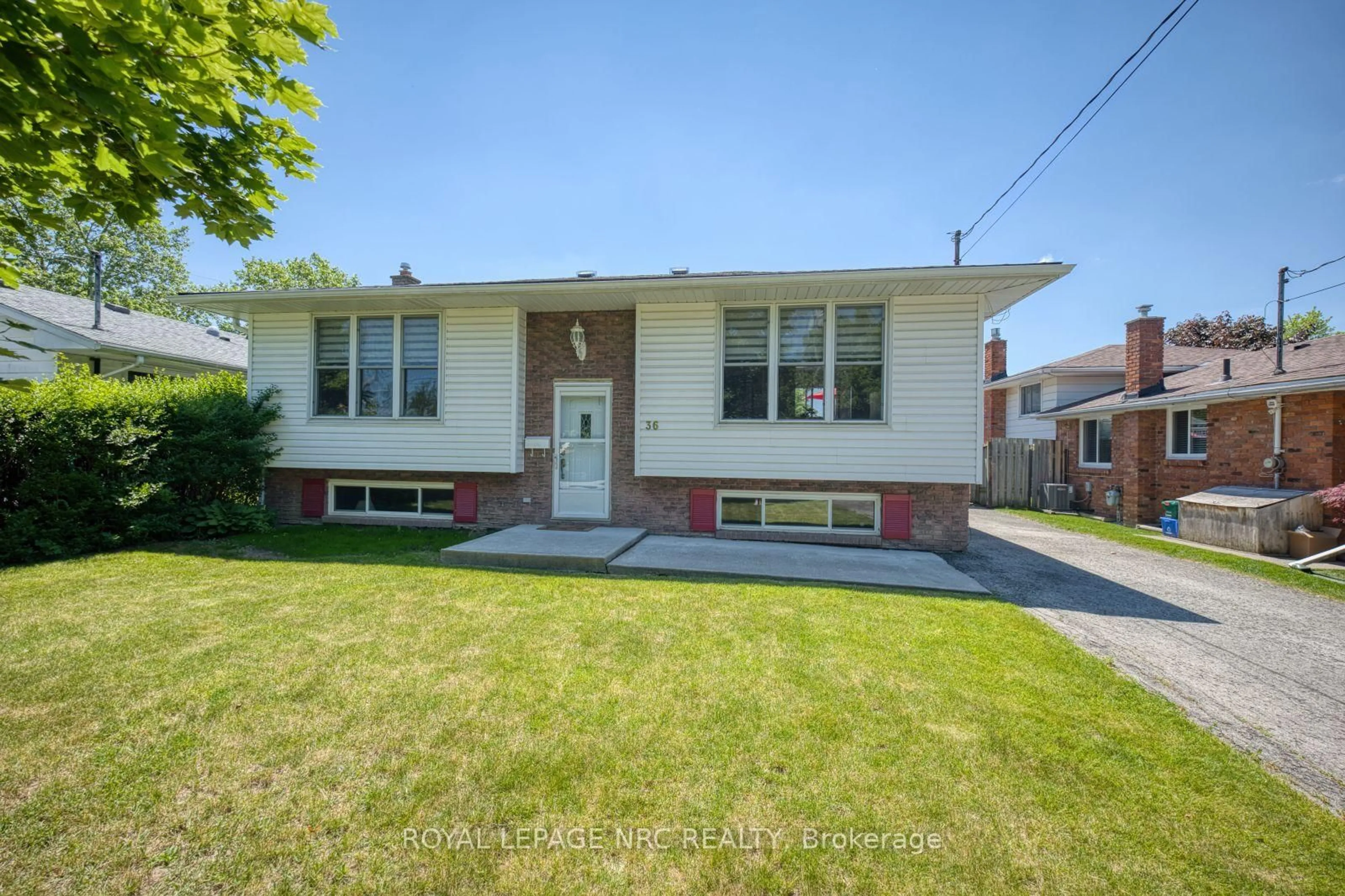 Home with brick exterior material, street for 36 Appleford Rd, St. Catharines Ontario L2P 3M3