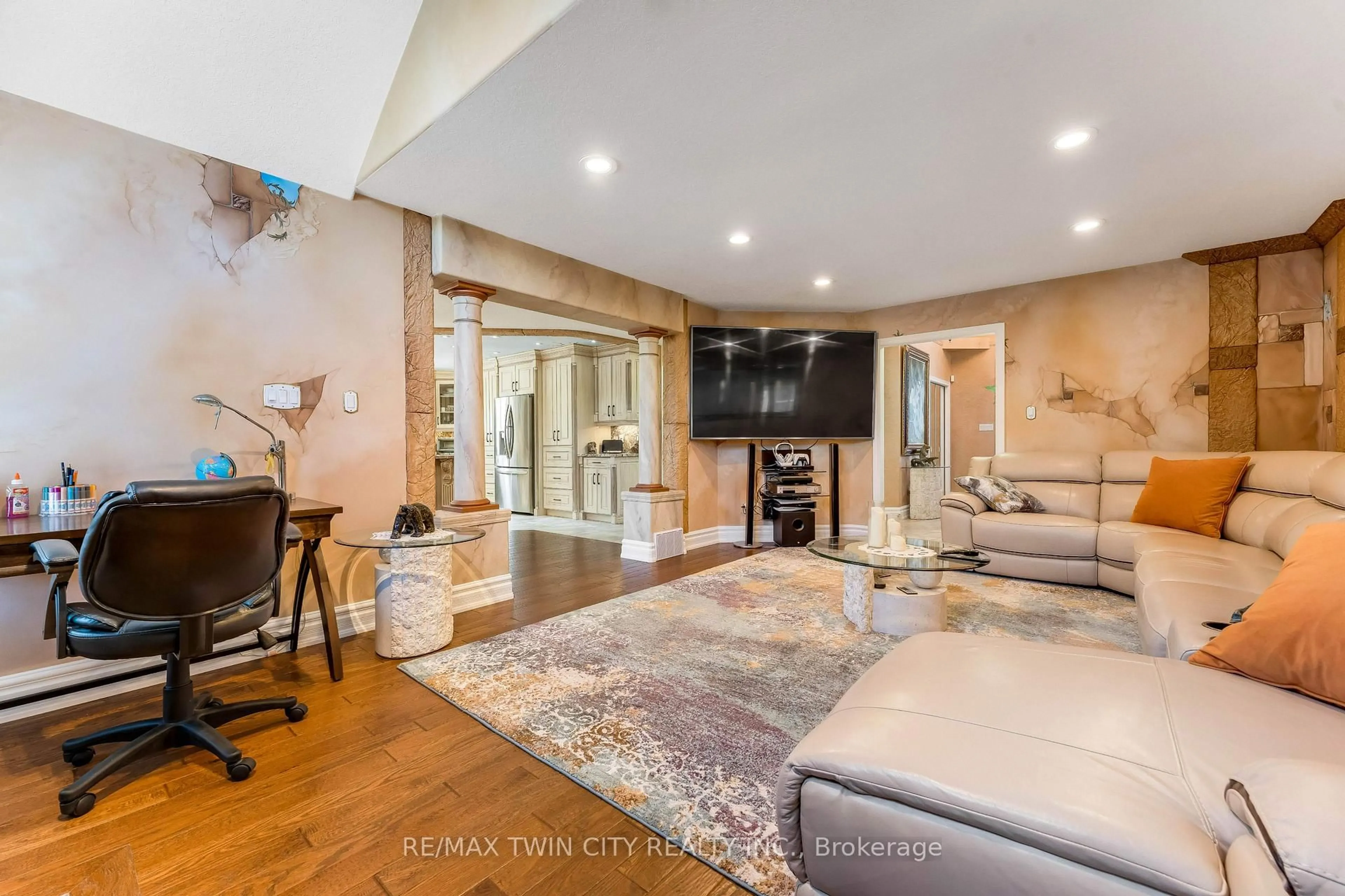 Unknown for 60 Chandos Dr, Kitchener Ontario N2A 3C2