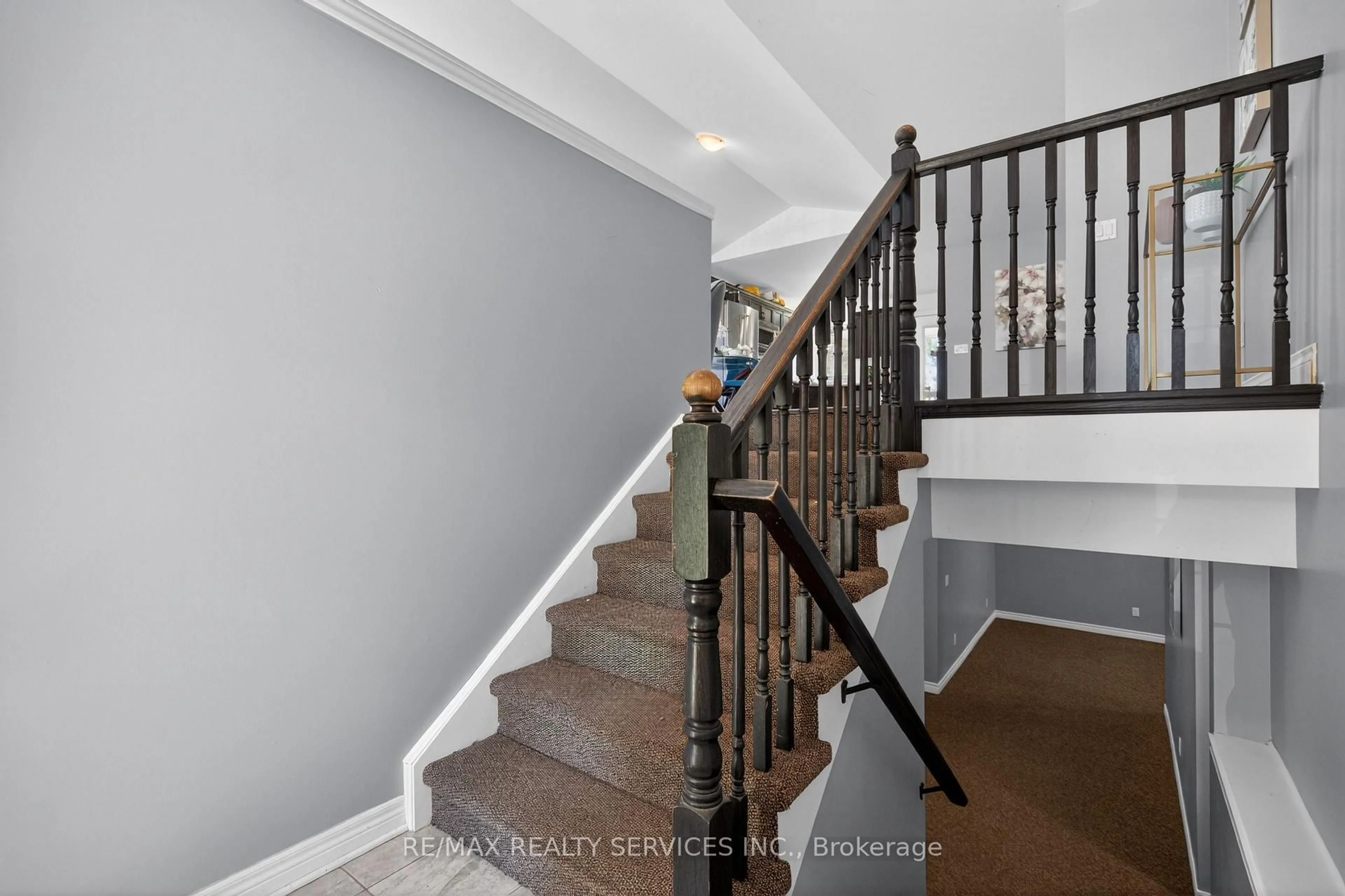 Stairs for 26 Trent Ave, Welland Ontario L3C 5Y2