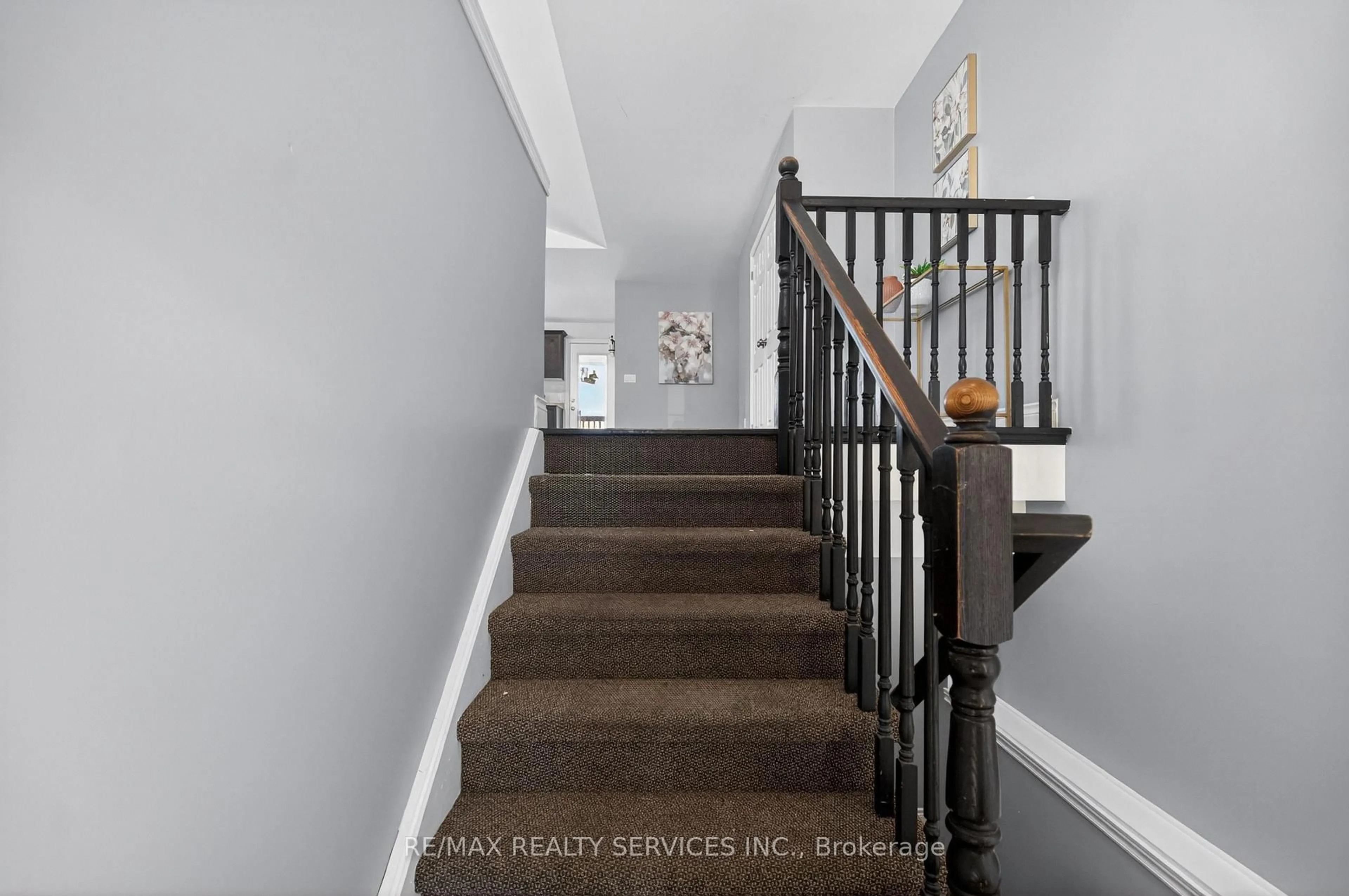 Stairs for 26 Trent Ave, Welland Ontario L3C 5Y2