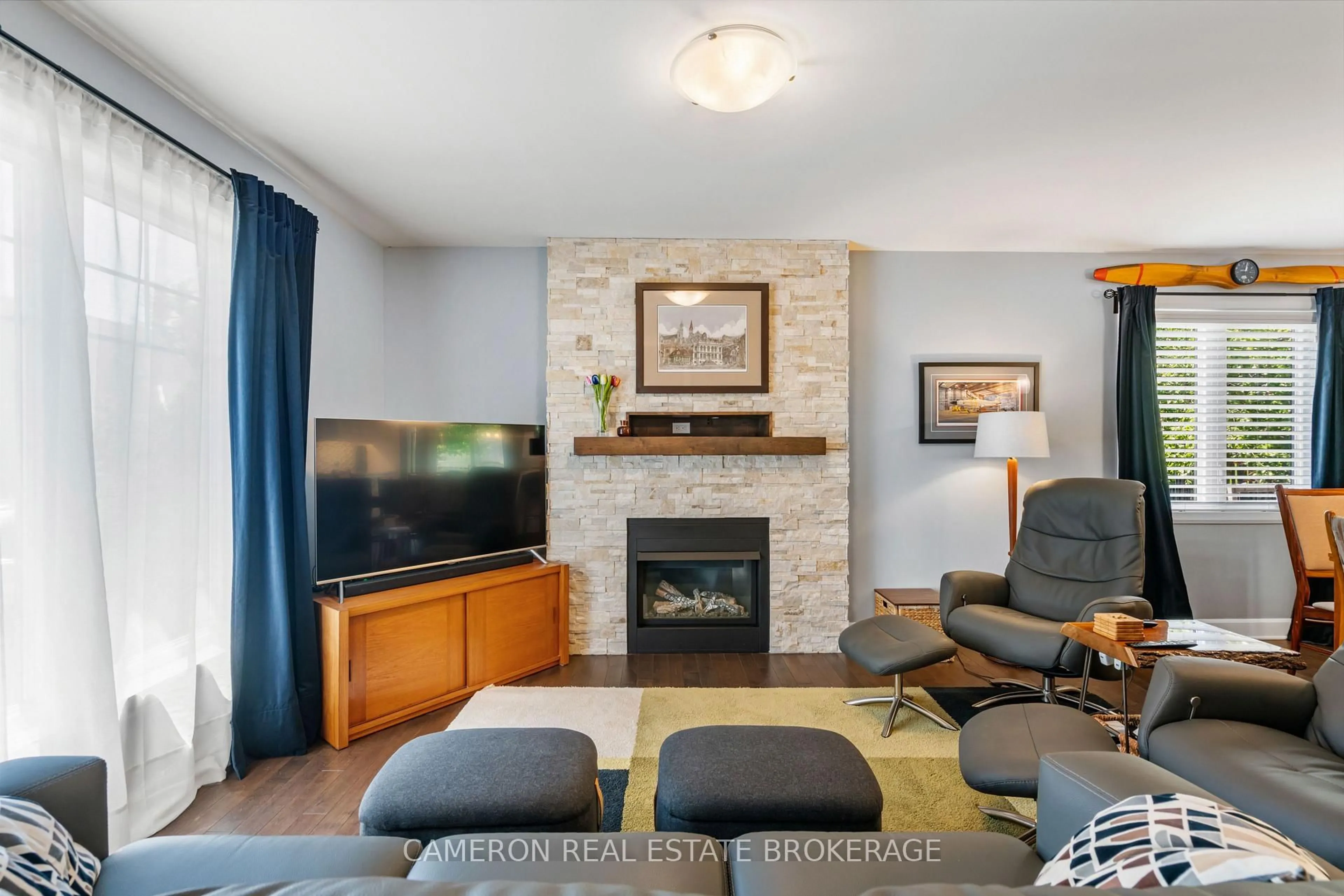 Living room with furniture, unknown for 2207 Heron Crt, Cornwall Ontario K6H 7P5