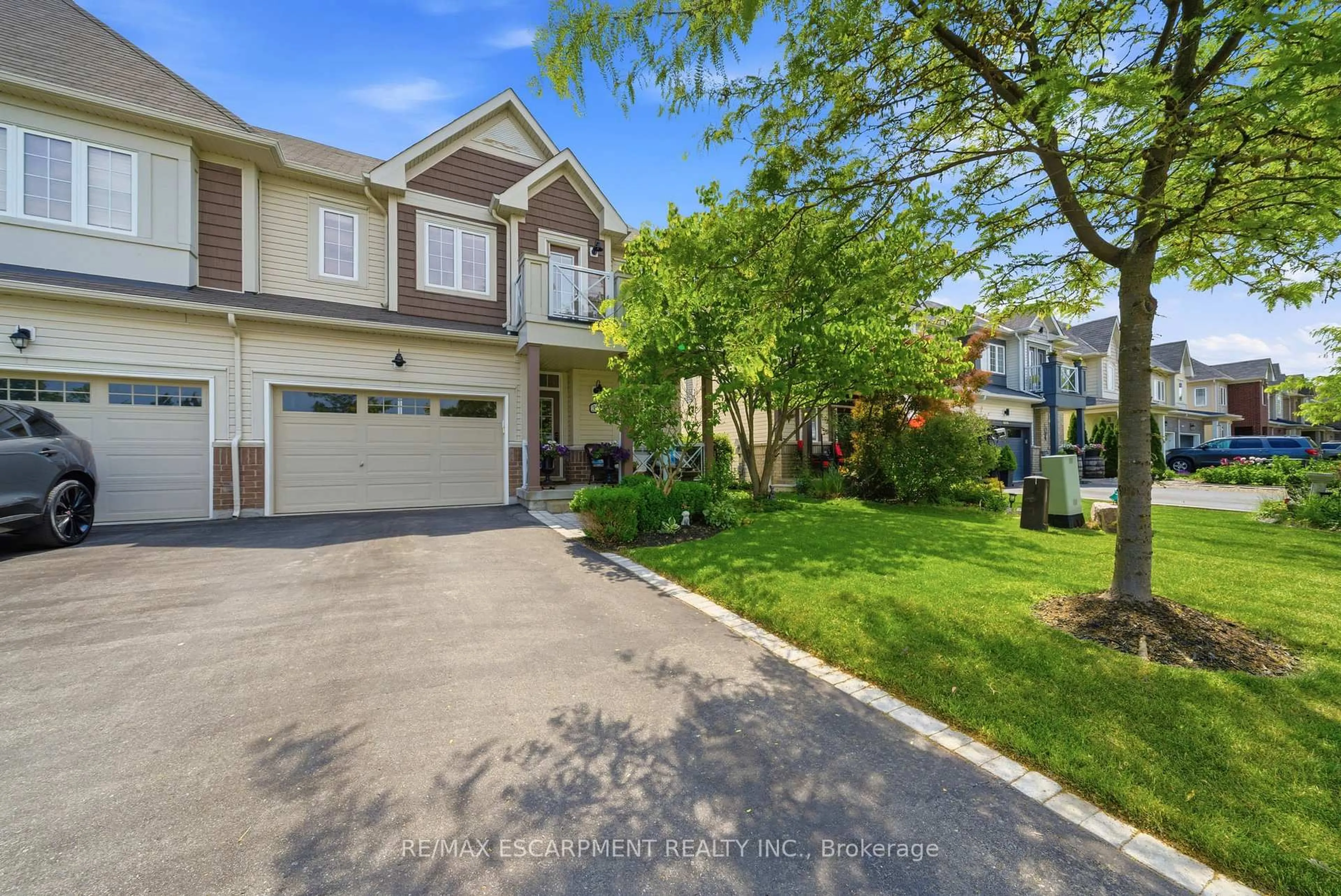 A pic from outside/outdoor area/front of a property/back of a property/a pic from drone, street for 39 Cannery Dr, Niagara-on-the-Lake Ontario L0S 1J1